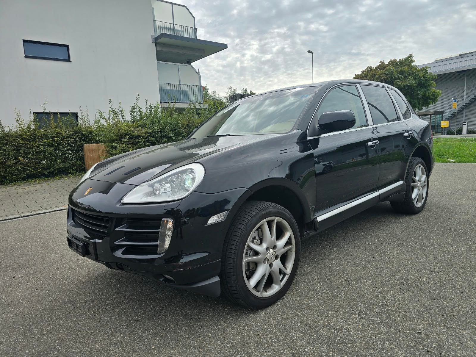 PORSCHE Cayenne S-image-1