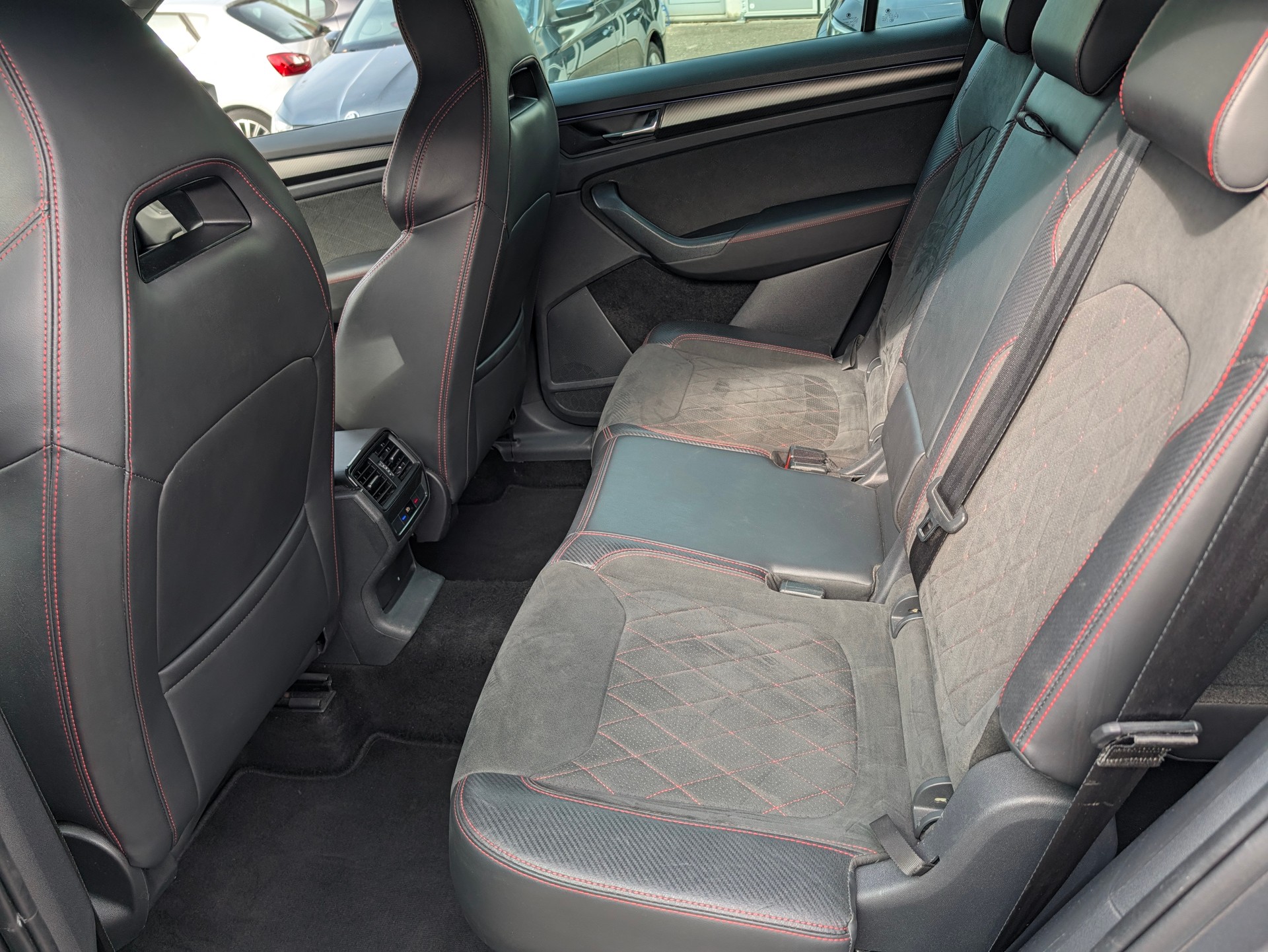 SKODA Kodiaq 2.0 TSI 4x4 RS-image-6