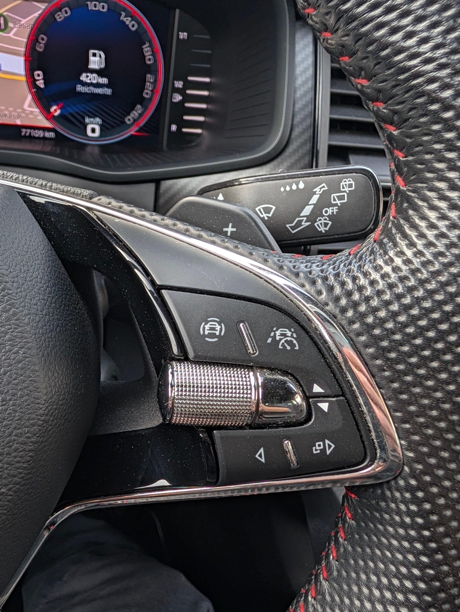 SKODA Kodiaq 2.0 TSI 4x4 RS-image-12