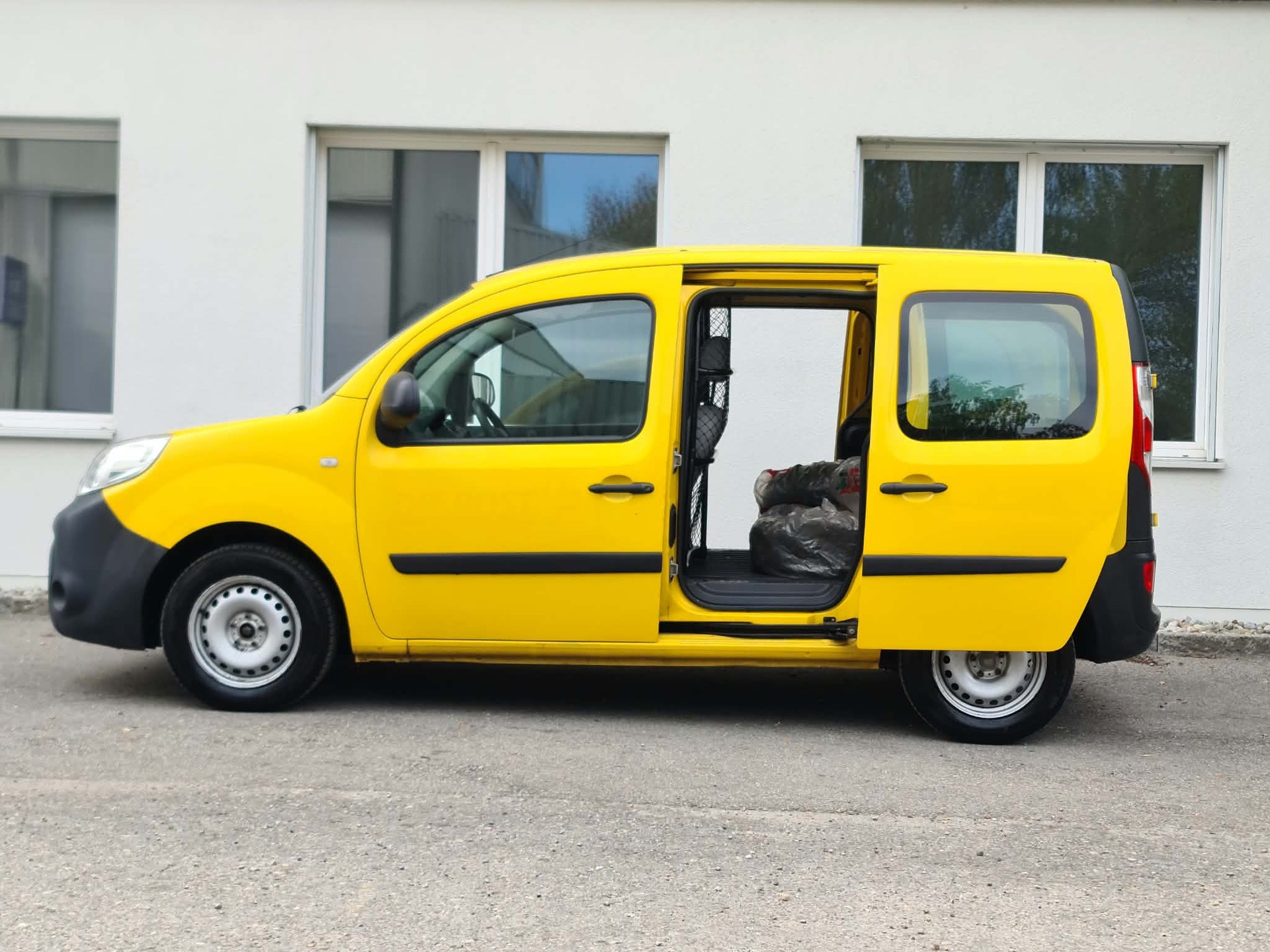 RENAULT Kangoo Medium TCe 115 Business A-image-9
