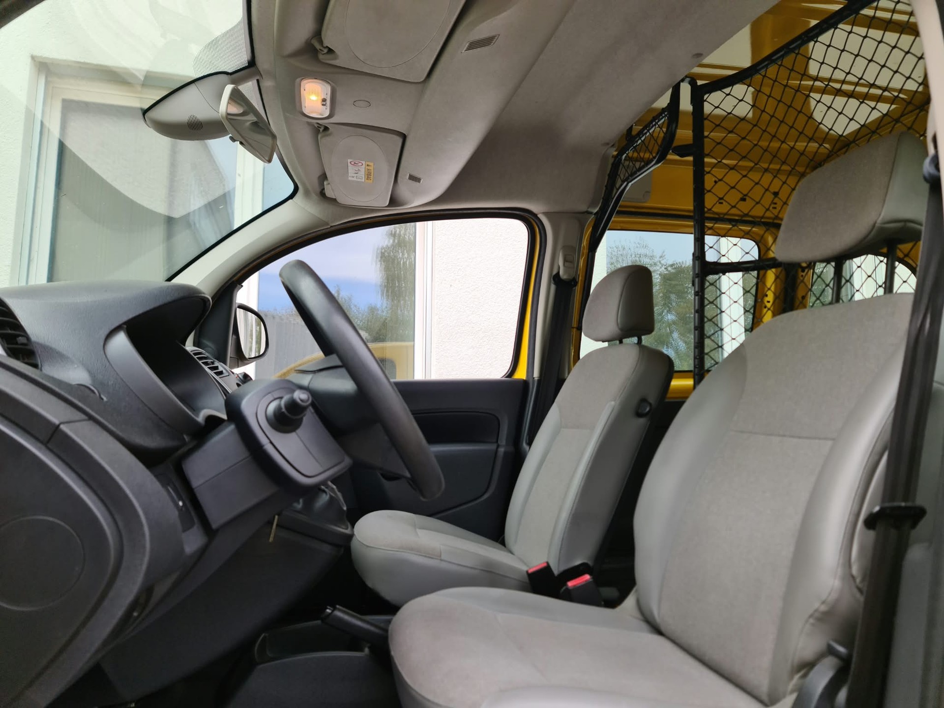 RENAULT Kangoo Medium TCe 115 Business A-image-17