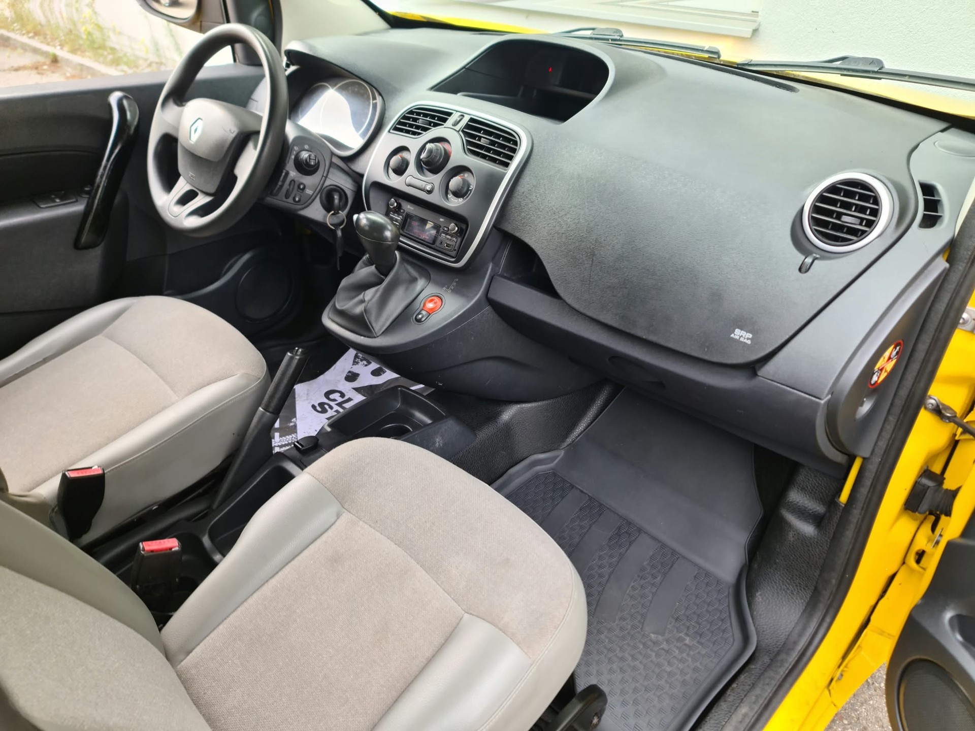 RENAULT Kangoo Medium TCe 115 Business A-image-18