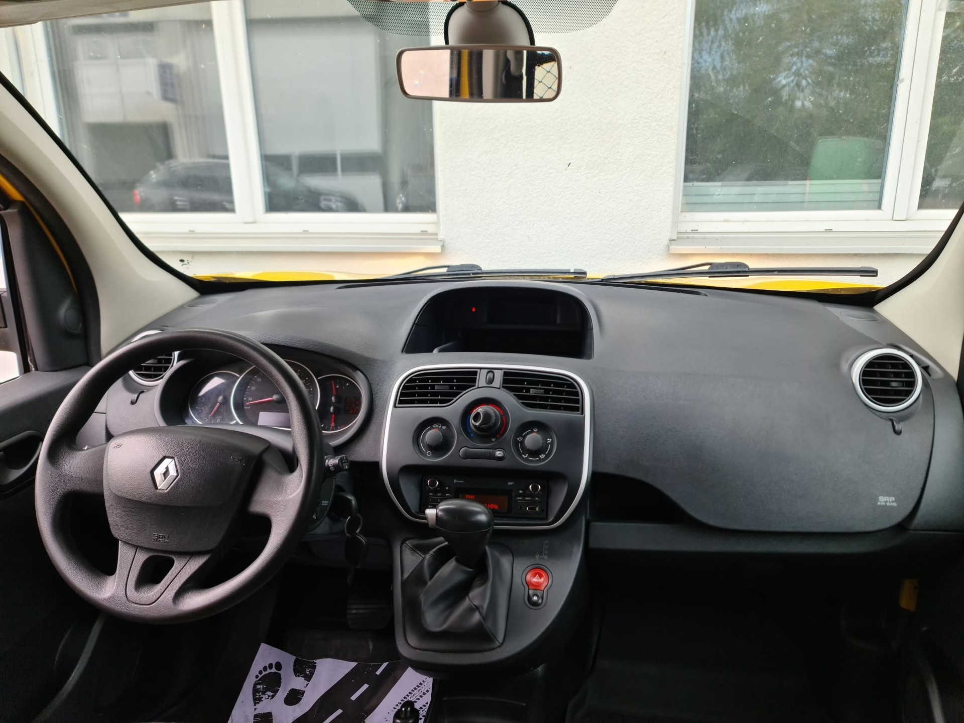 RENAULT Kangoo Medium TCe 115 Business A-image-13