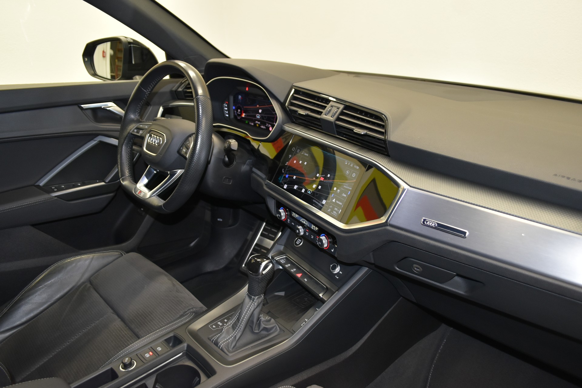 AUDI Q3 Sportback 35 TFSI S line Attraction S-tronic-image-3