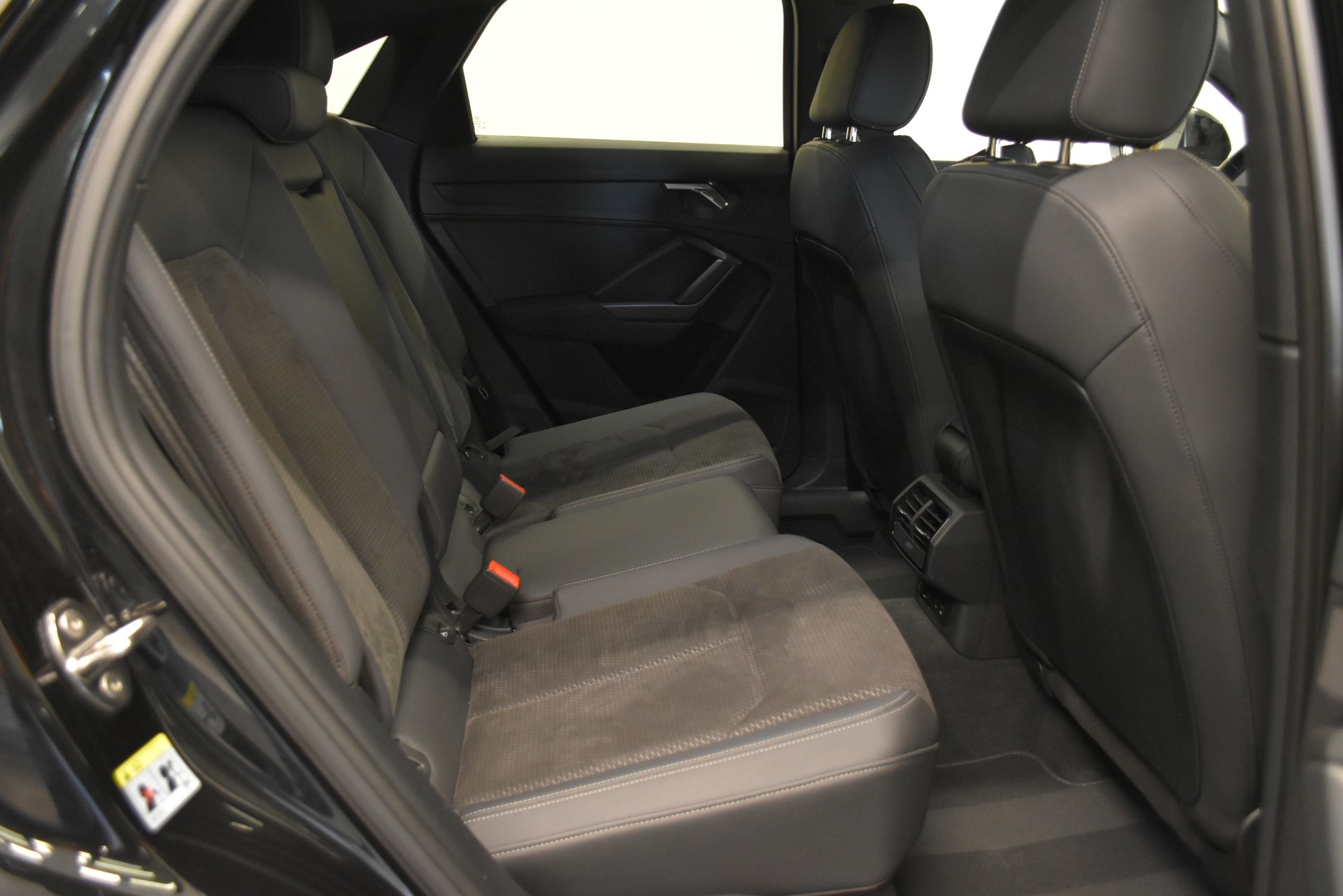 AUDI Q3 Sportback 35 TFSI S line Attraction S-tronic-image-9