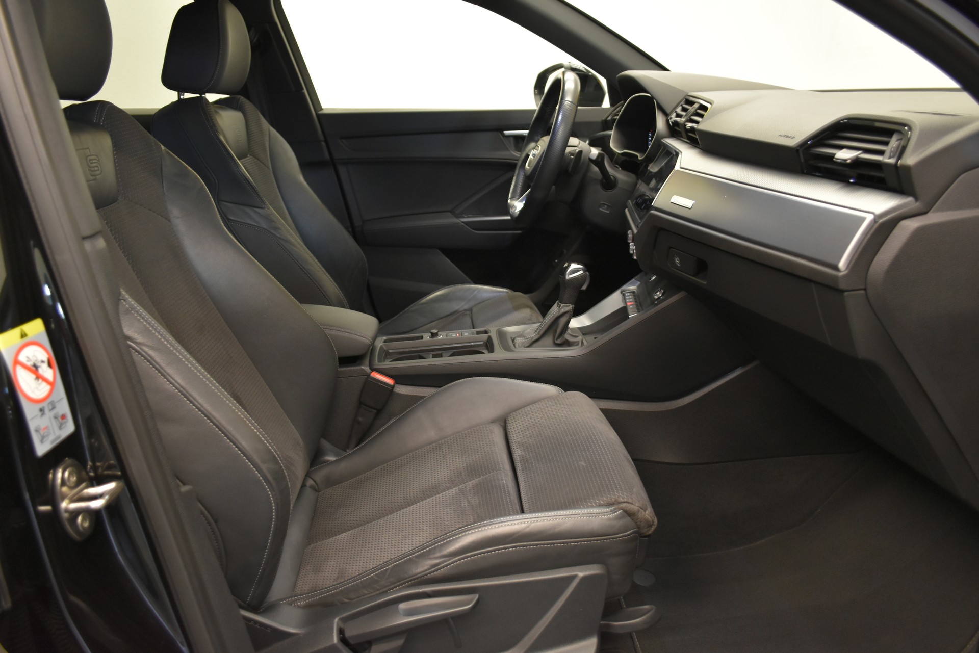 AUDI Q3 Sportback 35 TFSI S line Attraction S-tronic-image-2
