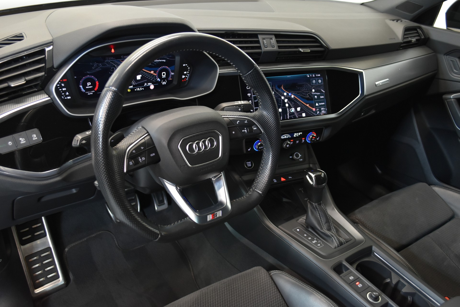 AUDI Q3 Sportback 35 TFSI S line Attraction S-tronic-image-5