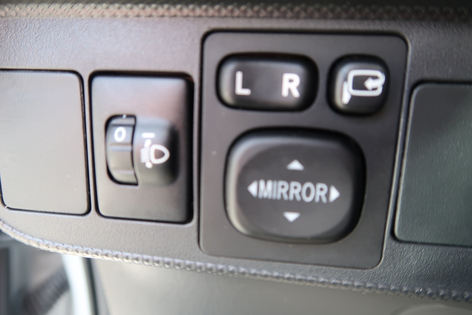 TOYOTA Auris 1.8 16V HSD Linea Sol-image-12