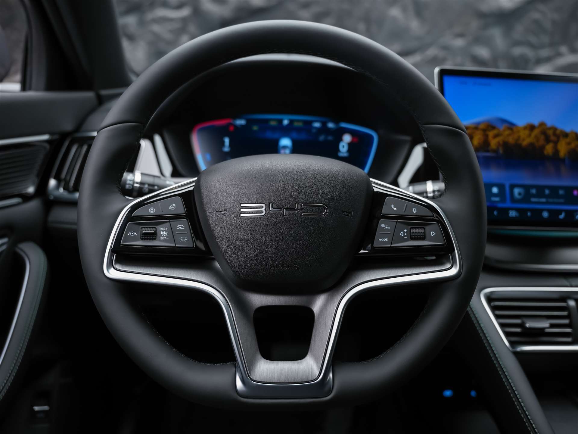 BYD Seal U DM-i Design AWD *SOFORT Verfügbar*Werksgarantie*Lenkradheizung*Sitzbelüftung*360° Kamera*-image-28