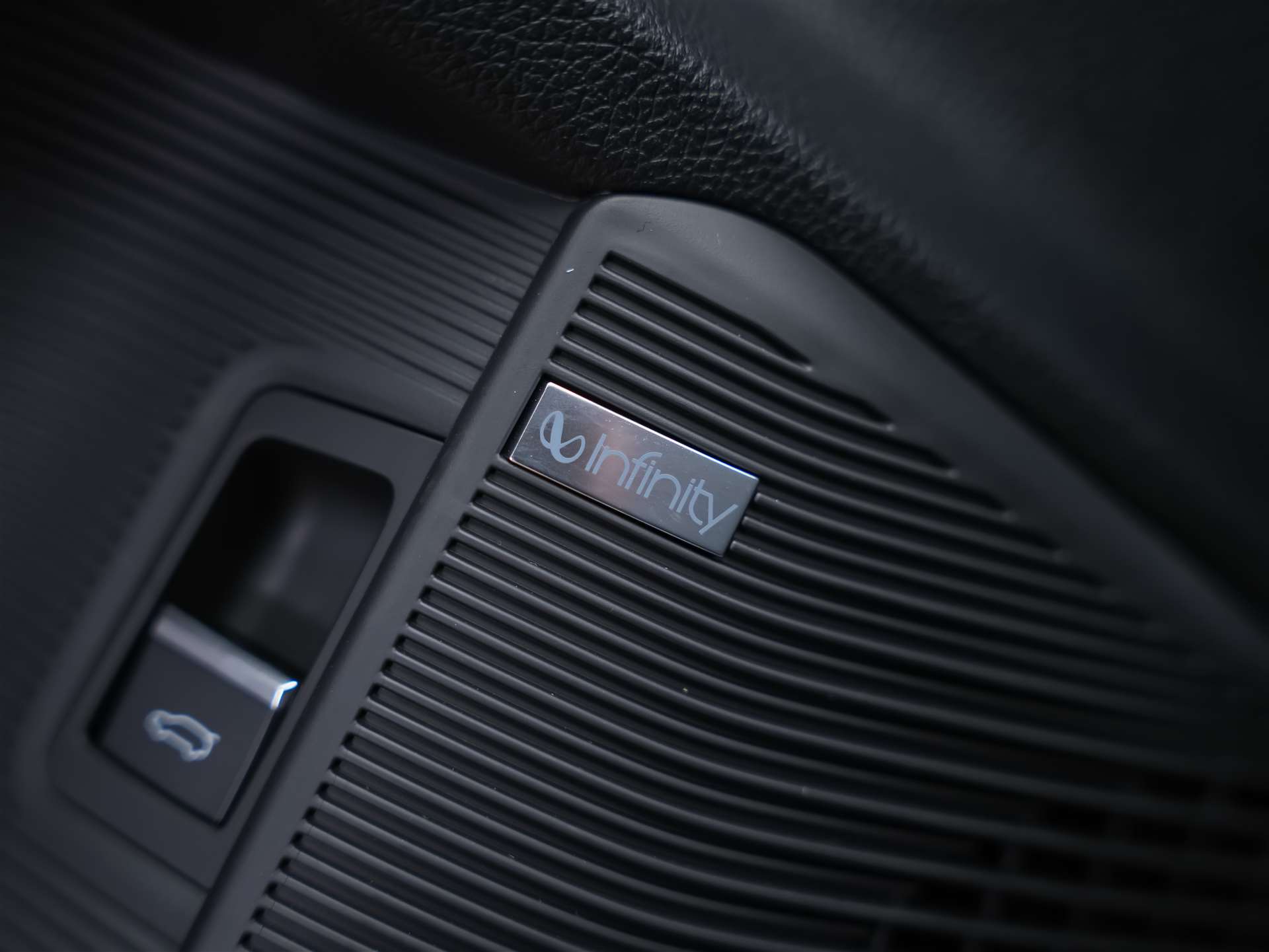 BYD Seal U DM-i Design AWD *SOFORT Verfügbar*Werksgarantie*Lenkradheizung*Sitzbelüftung*360° Kamera*-image-26