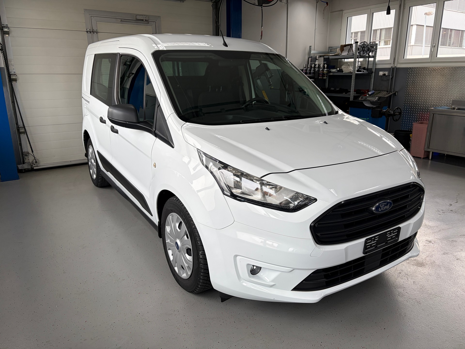FORD Transit Connect Van 1.5 Eco Blue Ambiente A-image-1