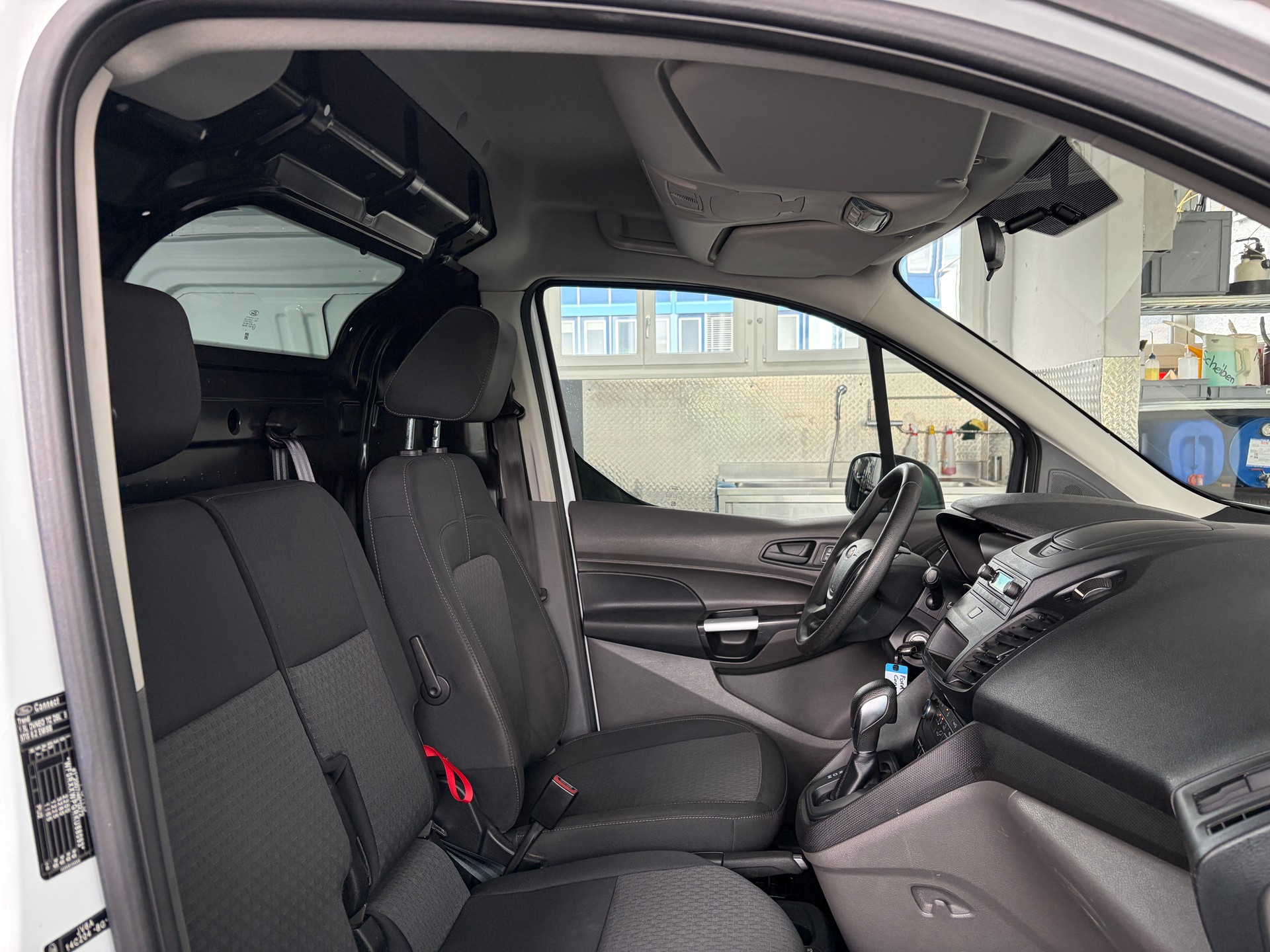 FORD Transit Connect Van 1.5 Eco Blue Ambiente A-image-9