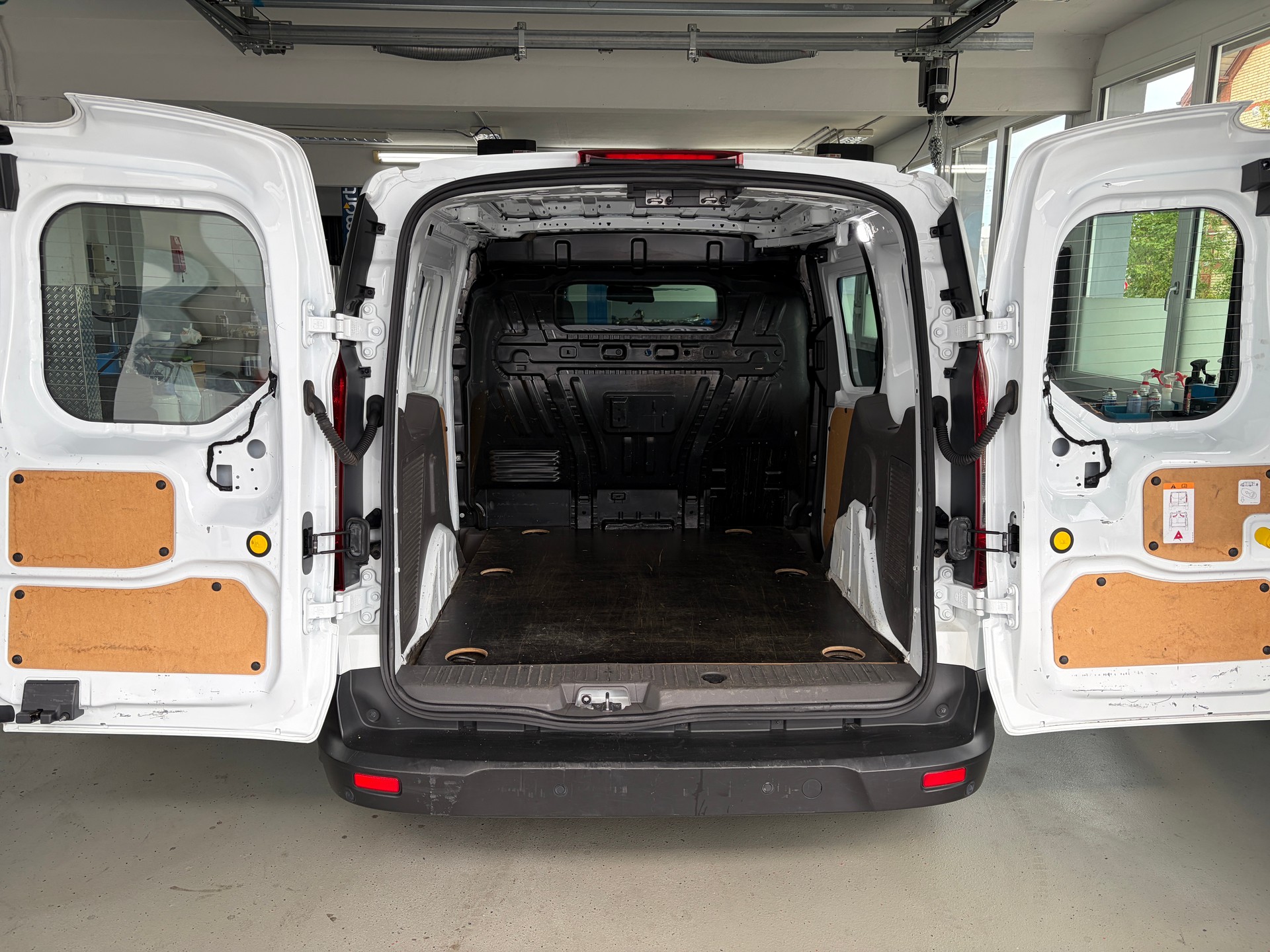 FORD Transit Connect Van 1.5 Eco Blue Ambiente A-image-5