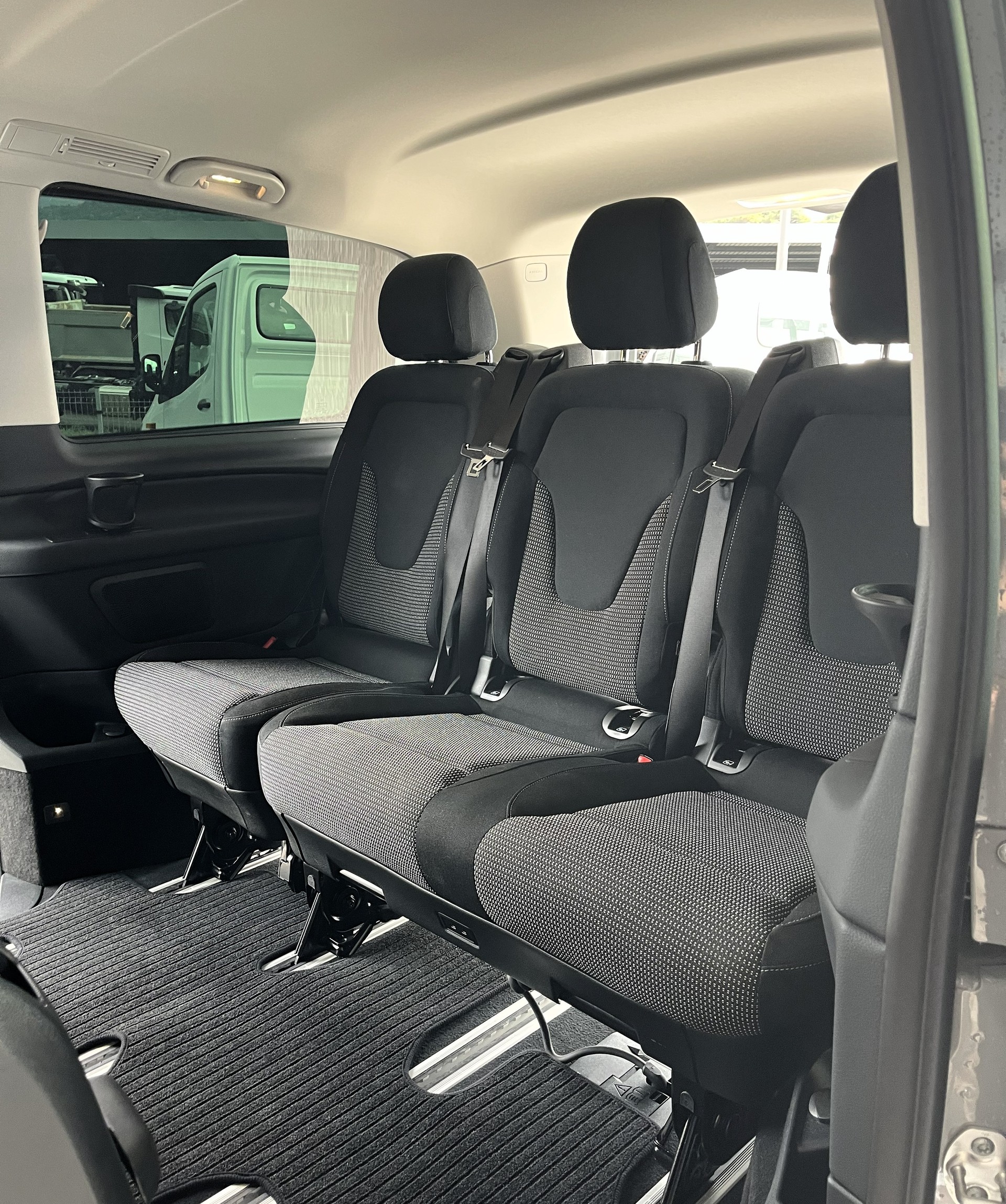 MERCEDES-BENZ V 250 d lang 4Matic Style 9G-Tronic-image-13