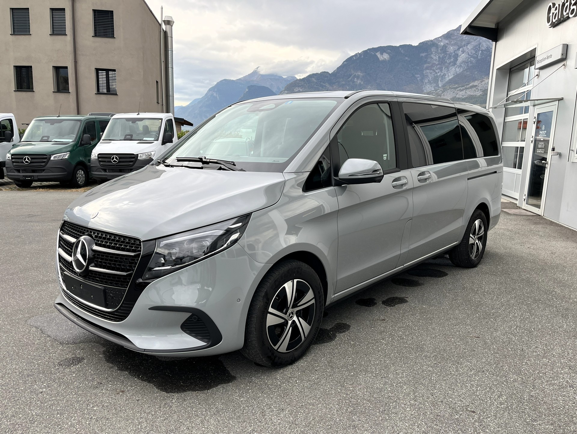 MERCEDES-BENZ V 250 d lang 4Matic Style 9G-Tronic-image-4