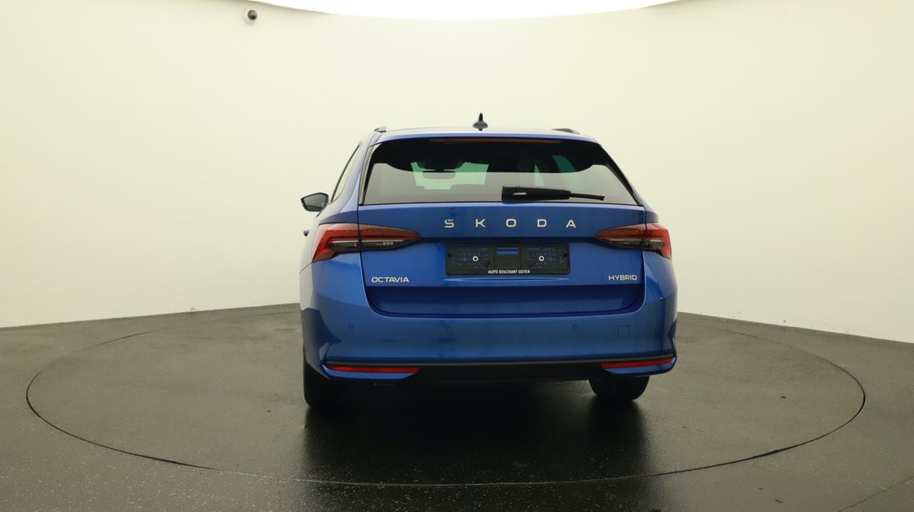 SKODA Octavia Combi 1.5 TSI mHEV DSG Selection-image-3