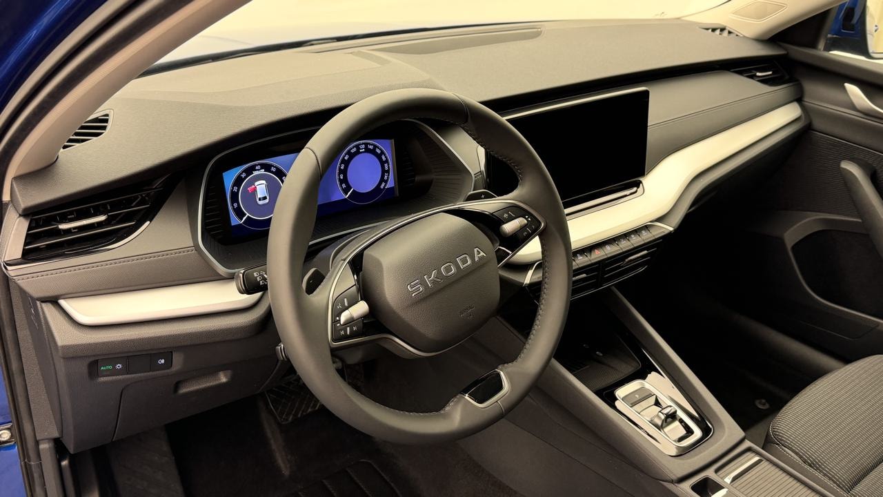 SKODA Octavia Combi 1.5 TSI mHEV DSG Selection-image-6