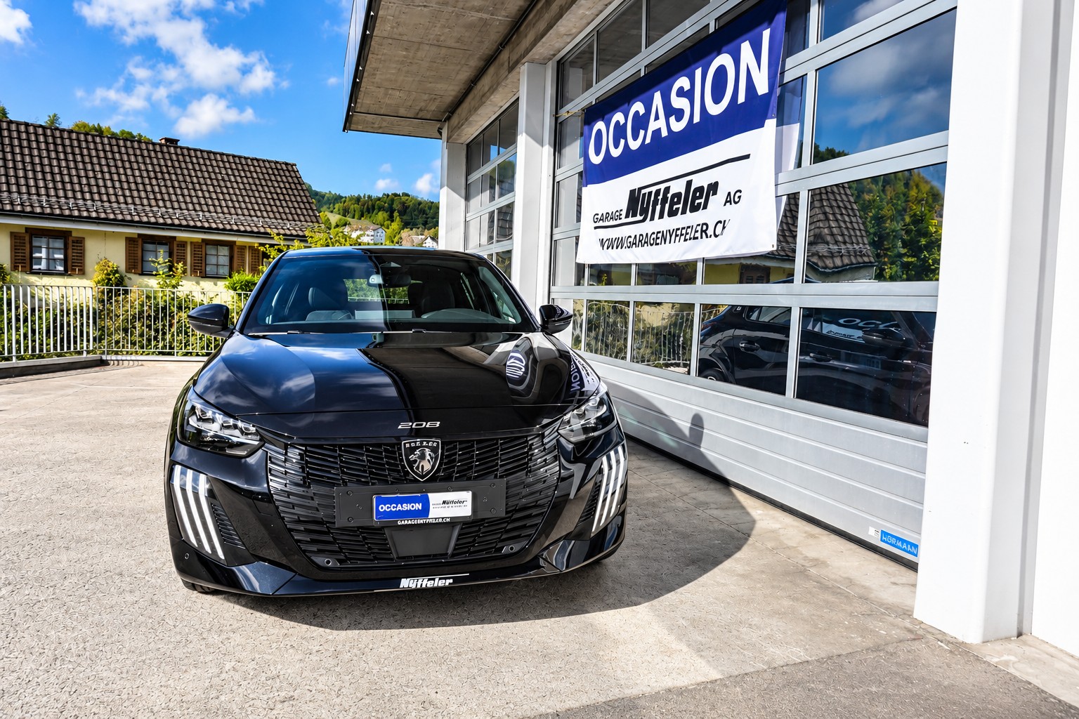 PEUGEOT 208 e-GT-image-1