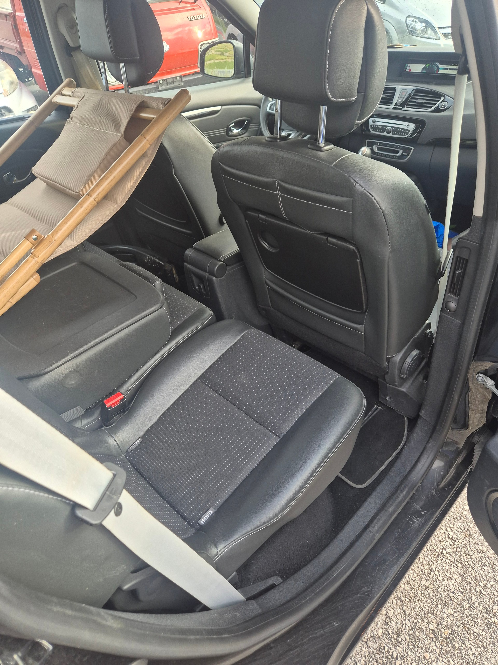 RENAULT Scénic 1.4 16V Turbo Bose-image-7