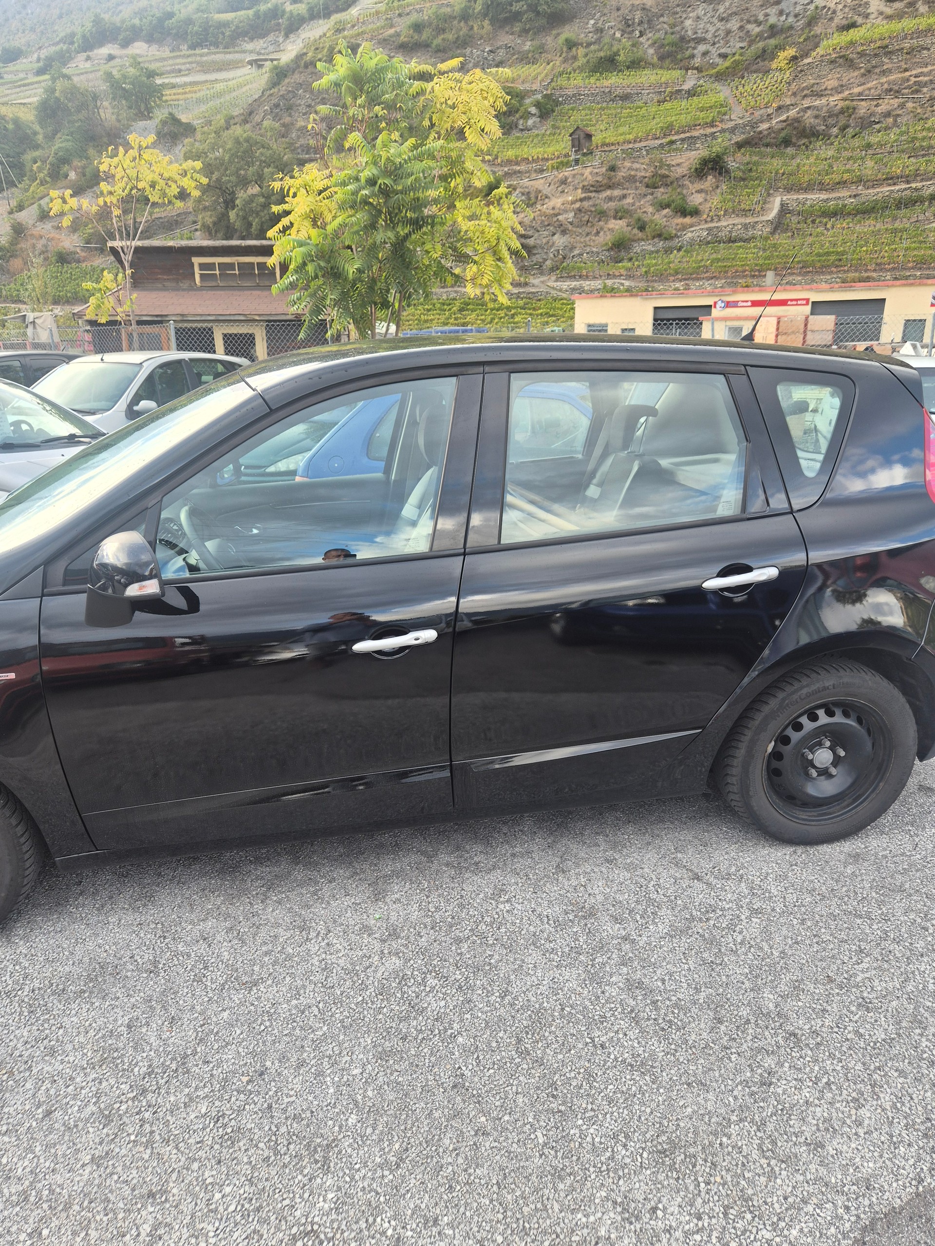 RENAULT Scénic 1.4 16V Turbo Bose-image-2