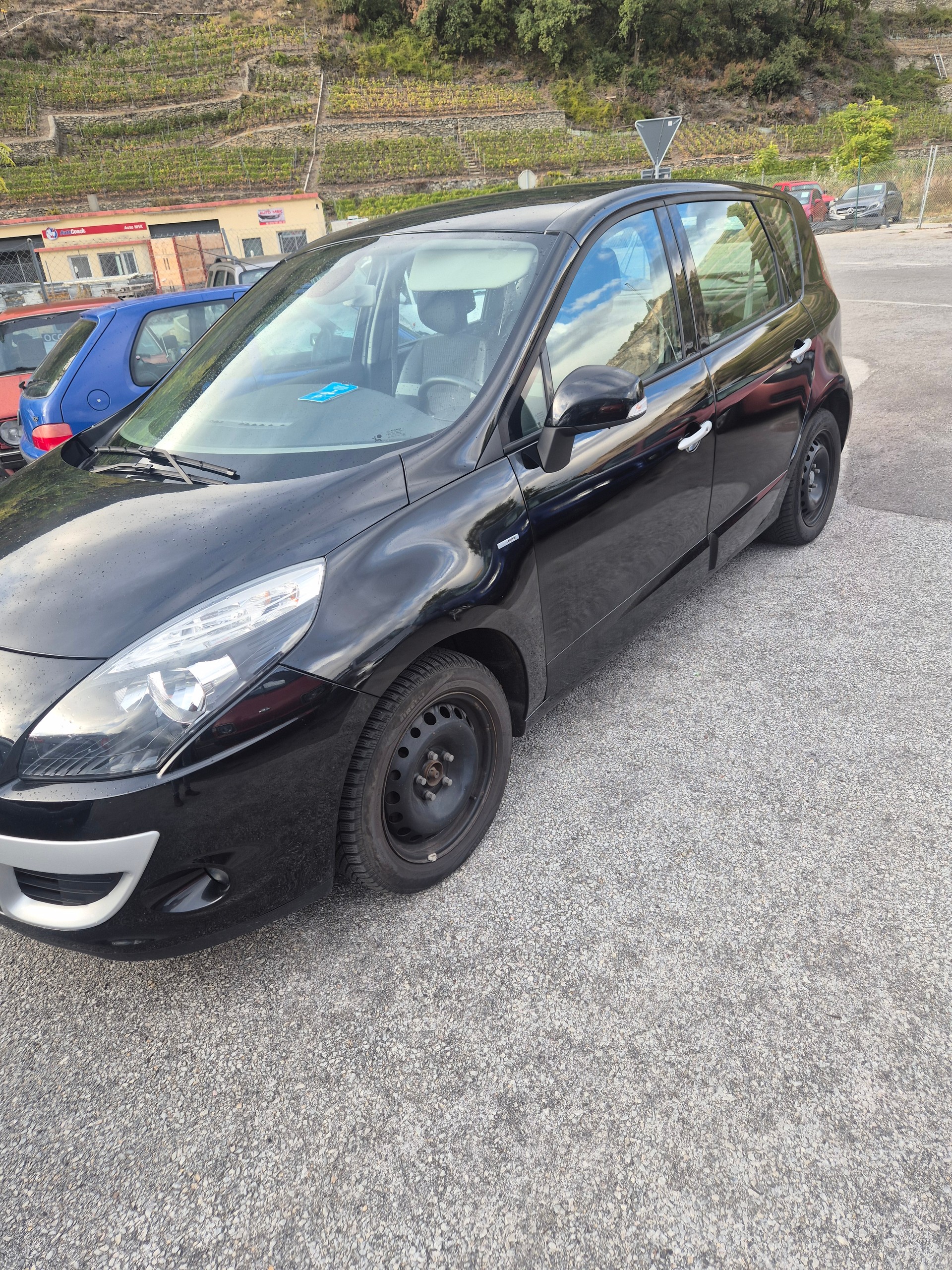 RENAULT Scénic 1.4 16V Turbo Bose-image-1