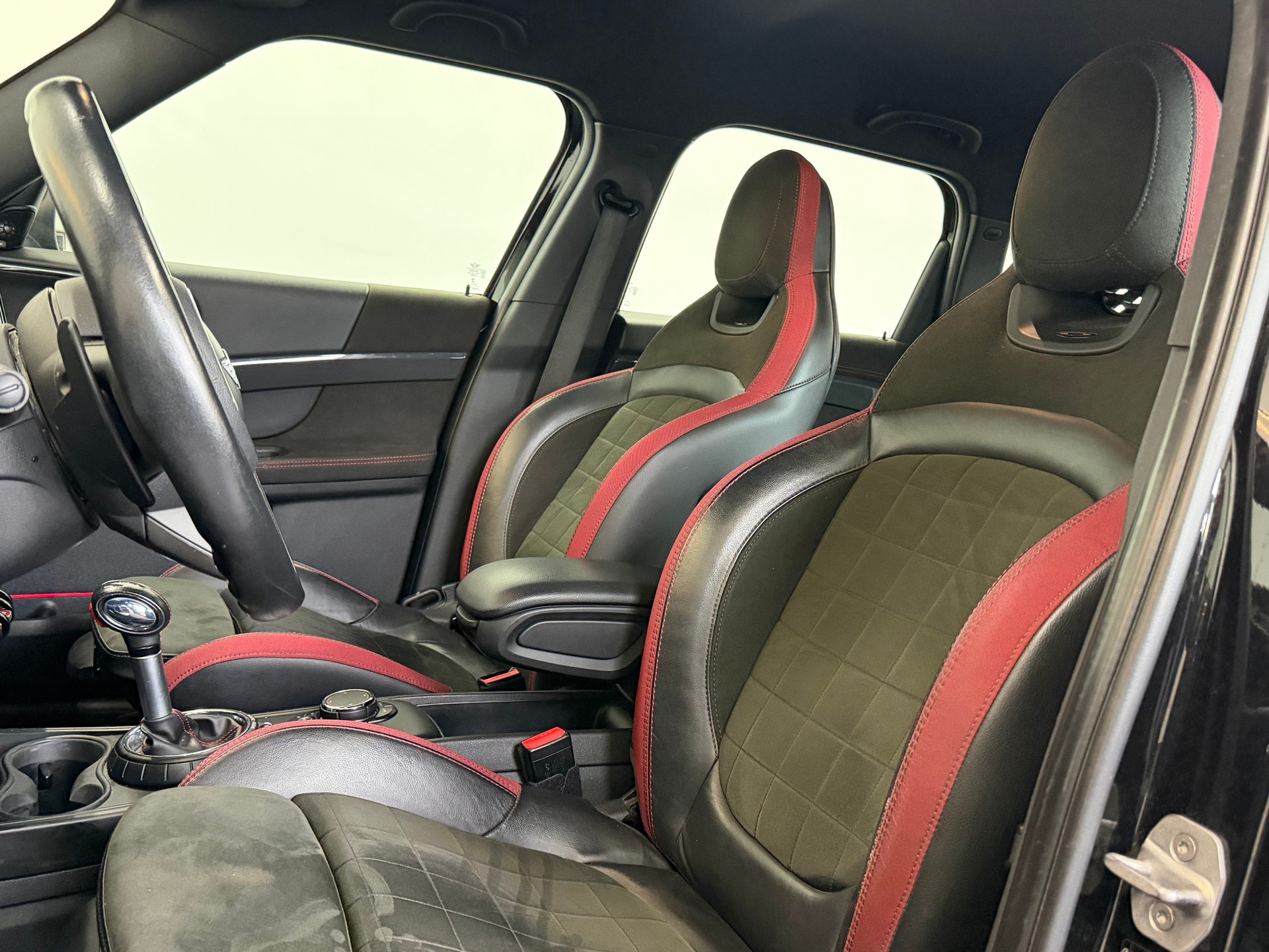 MINI Countryman John Cooper Works ALL4-image-10