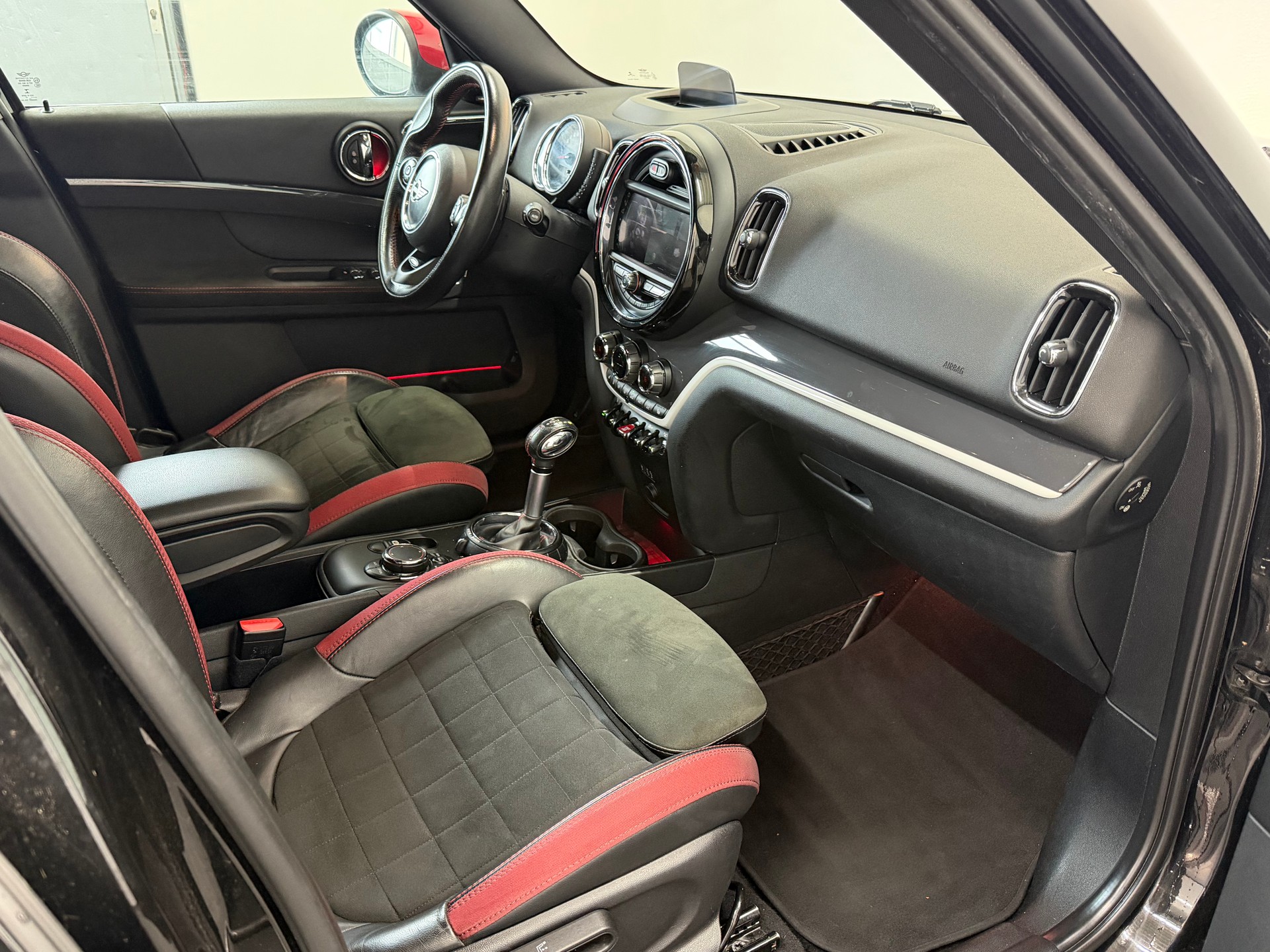 MINI Countryman John Cooper Works ALL4-image-11