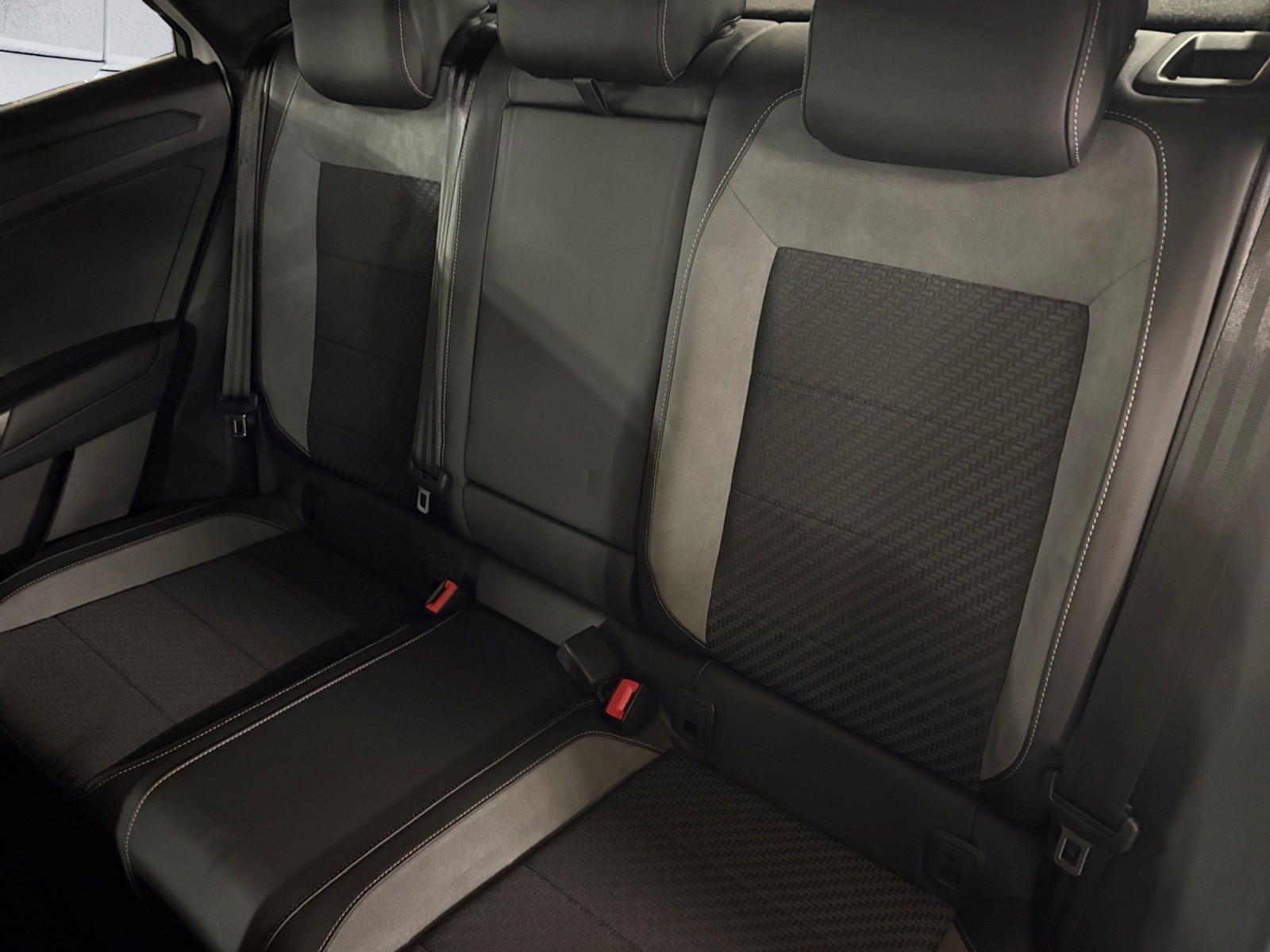 VW T-Roc 2.0 TSI R DSG 4Motion/BeatsAudio / Caméra de recul / App-Connect / Roues Hiver 17" incluses-image-13