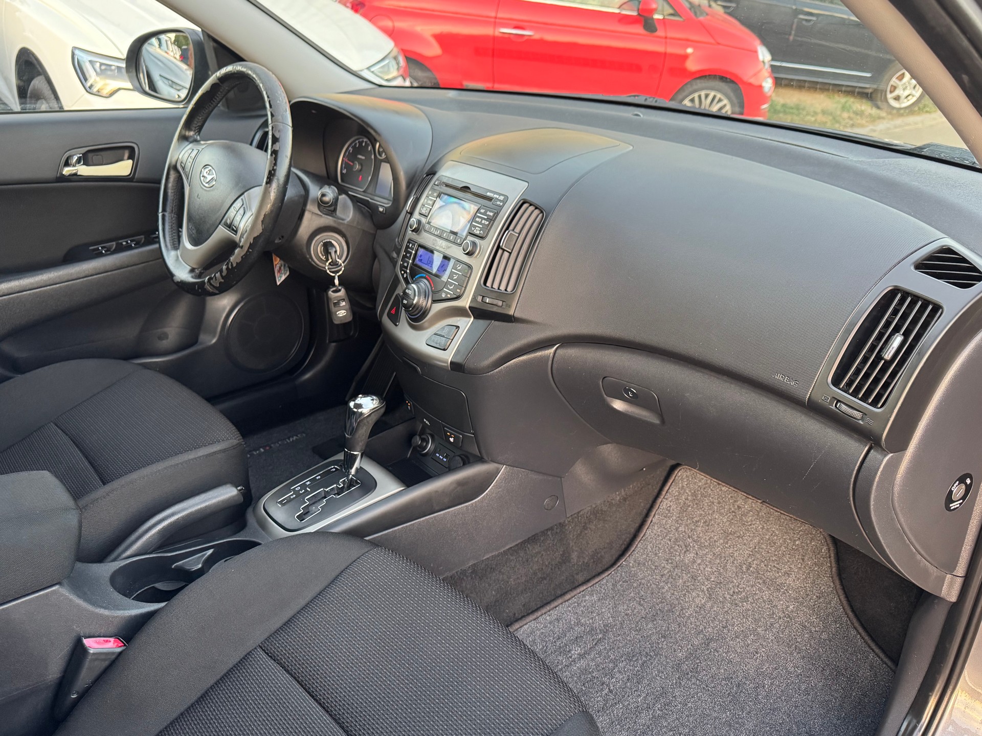 HYUNDAI i30 1.6 Style Automatic-image-5