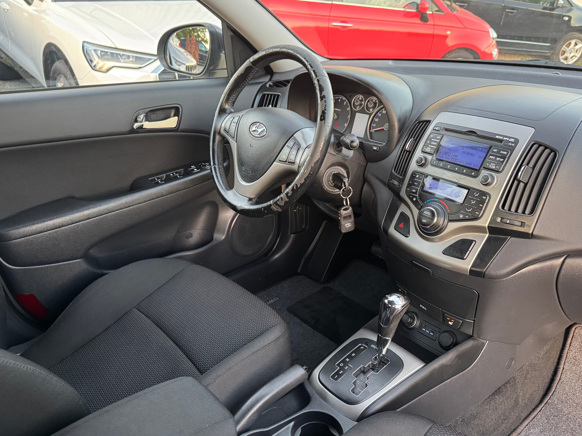 HYUNDAI i30 1.6 Style Automatic-image-6