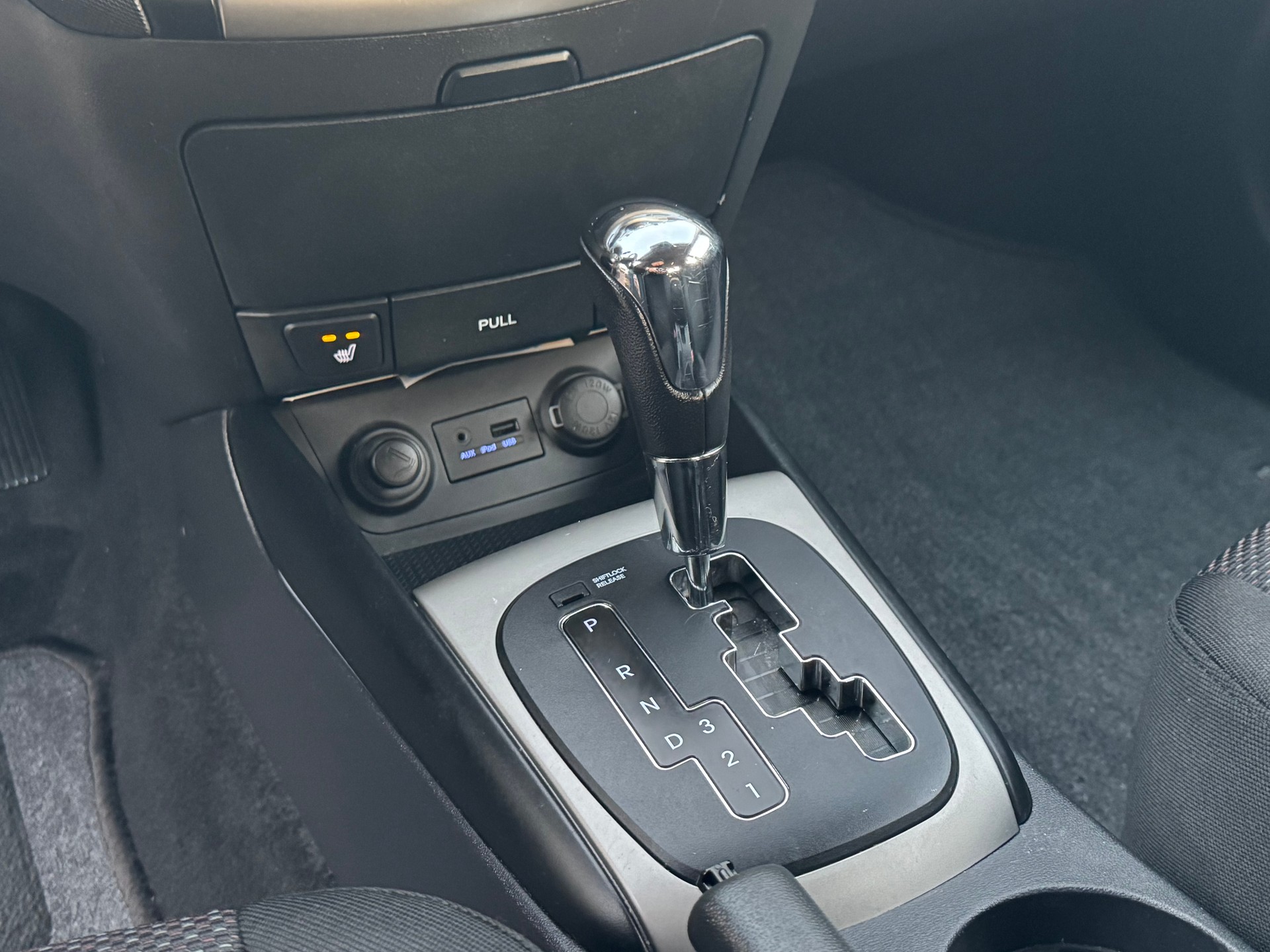HYUNDAI i30 1.6 Style Automatic-image-12