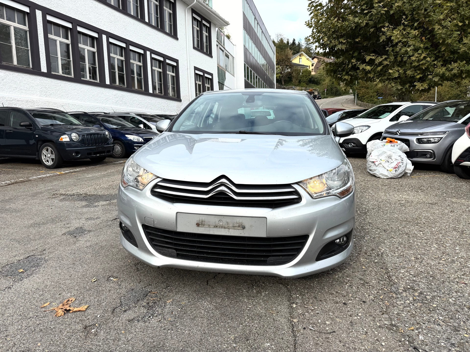 CITROEN C4 Berline 1.6 HDi Swiss Style-image-1