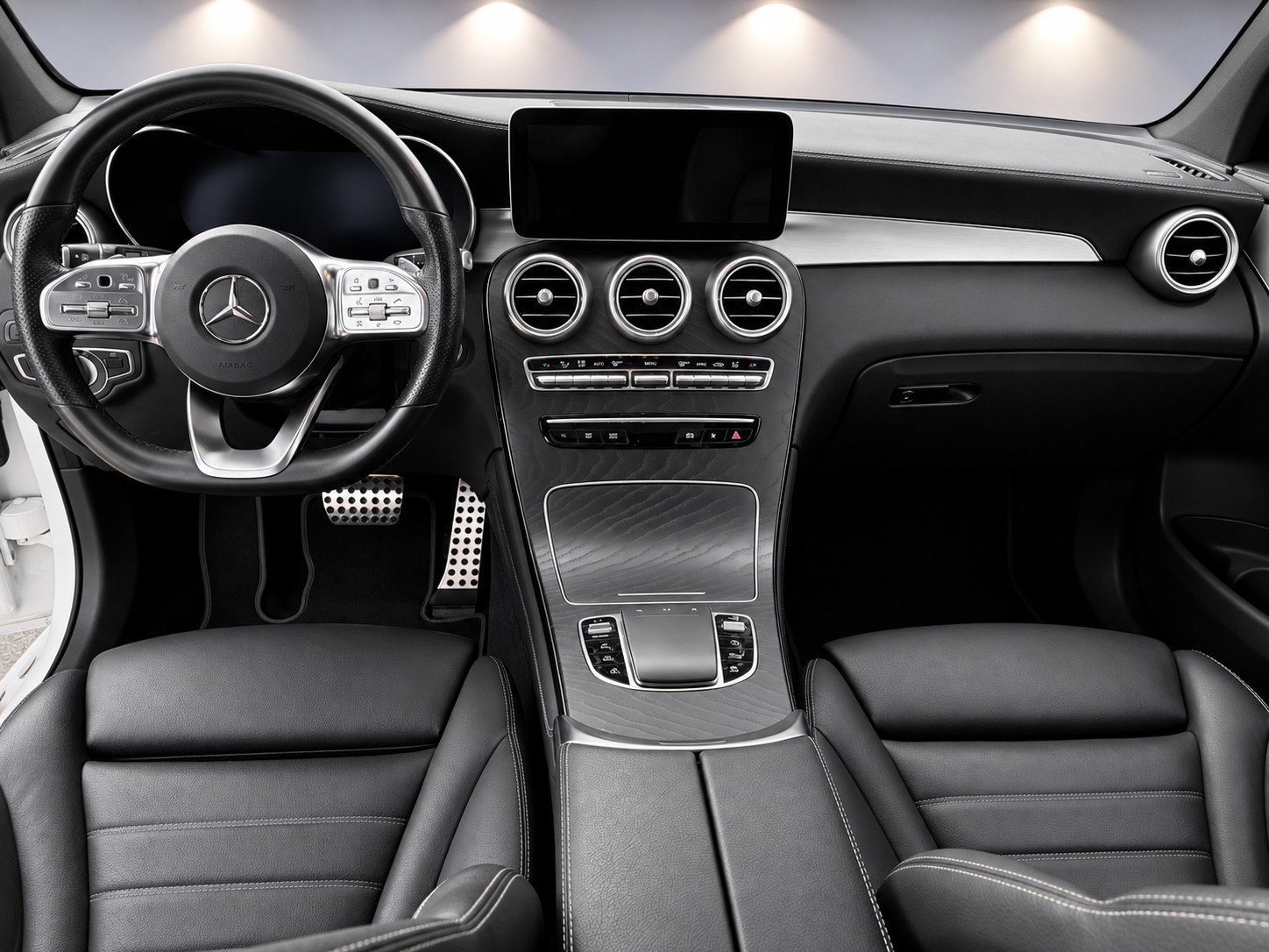 MERCEDES-BENZ GLC 300 AMG Line 4Matic 9G-Tronic-image-10