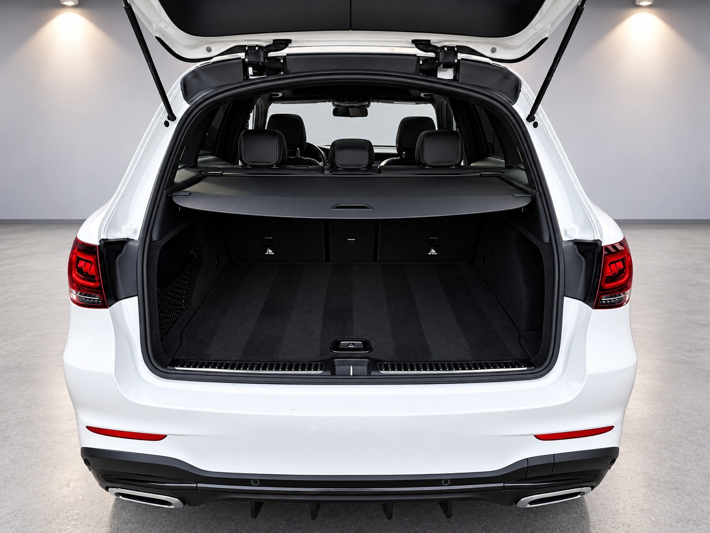 MERCEDES-BENZ GLC 300 AMG Line 4Matic 9G-Tronic-image-14