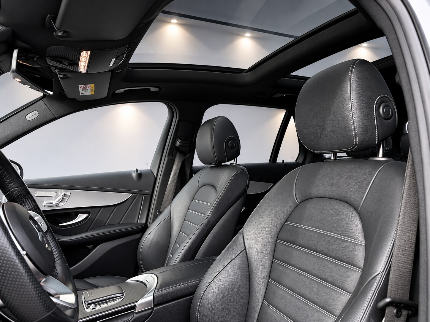 MERCEDES-BENZ GLC 300 AMG Line 4Matic 9G-Tronic-image-7