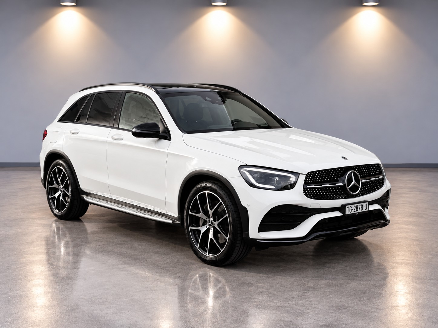 MERCEDES-BENZ GLC 300 AMG Line 4Matic 9G-Tronic-image-5