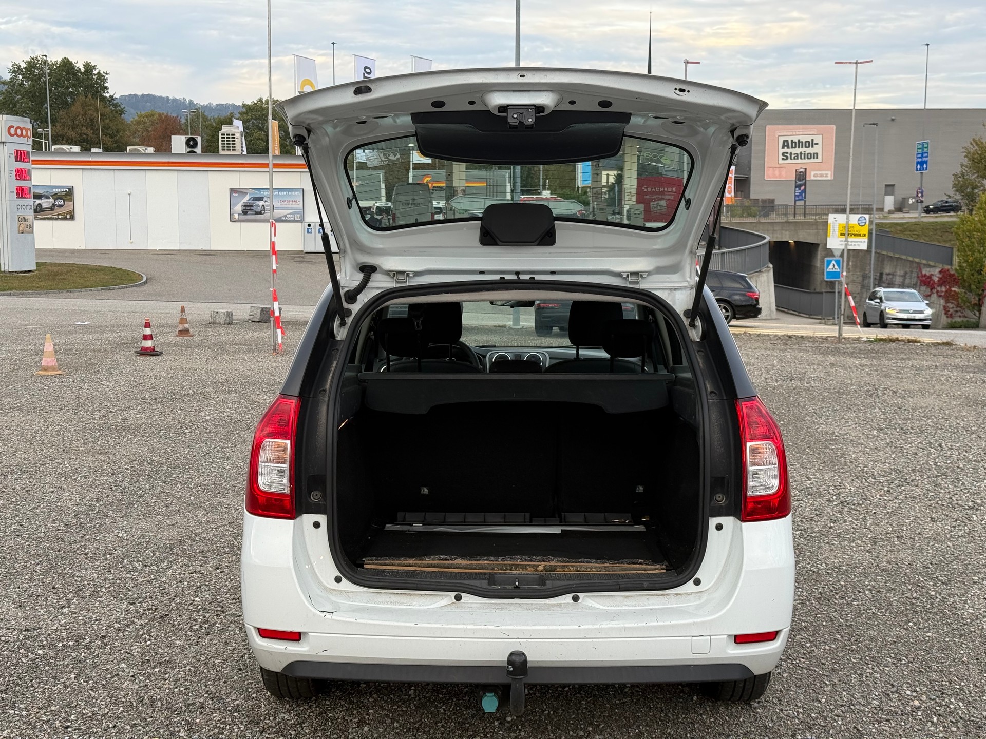 DACIA Logan MCV 0.9 Lauréate-image-9