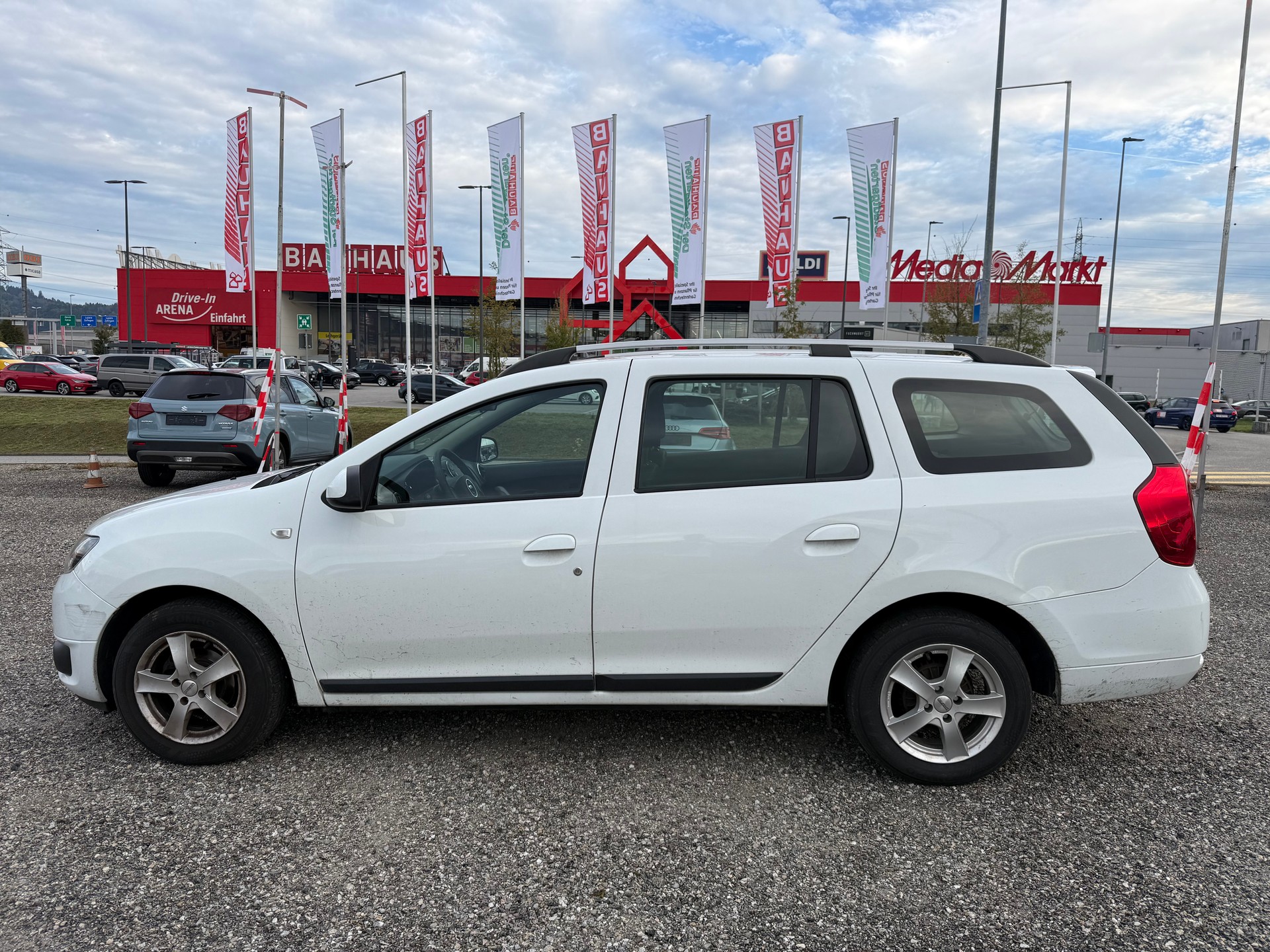 DACIA Logan MCV 0.9 Lauréate-image-3