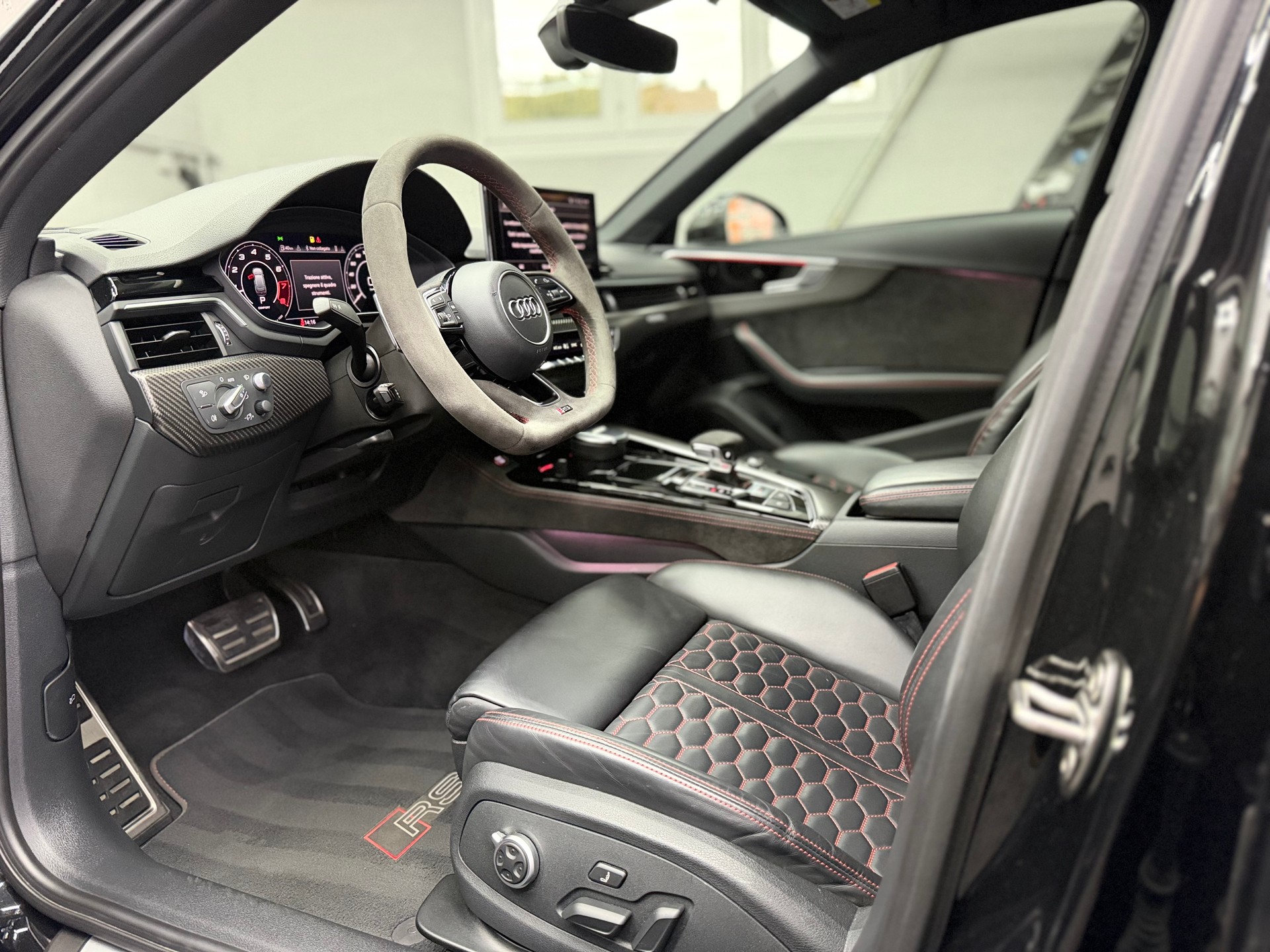 AUDI RS4 Avant quattro | 1. Hand | ACC Tempomat | Head-Up Display | Carbon Interieur&Exterieur | Rückfahrkamera | Bang&Olufsen-image-15