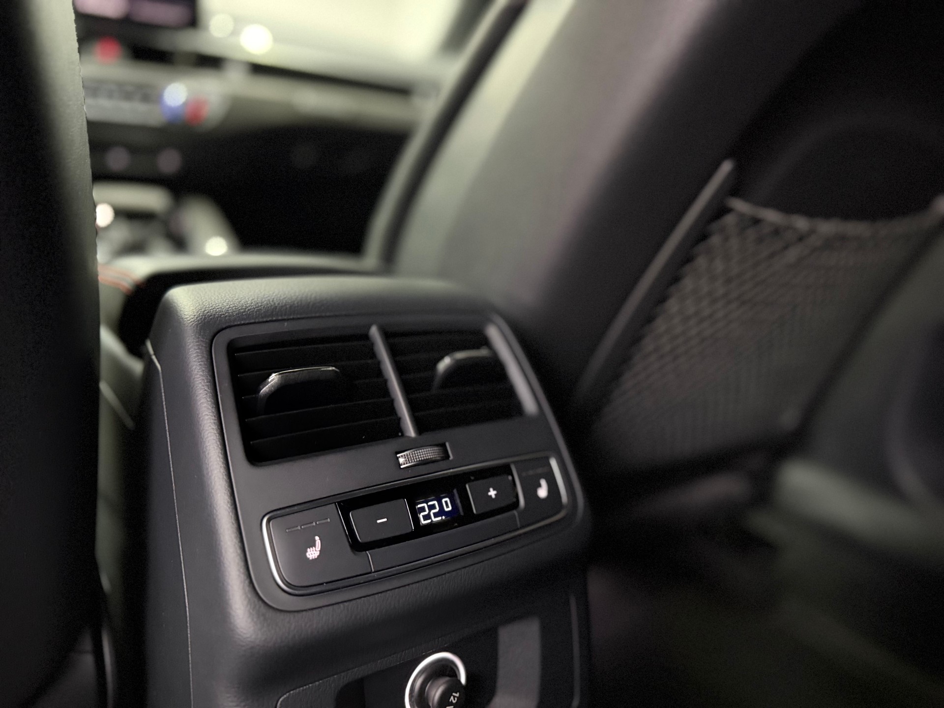 AUDI RS4 Avant quattro | 1. Hand | ACC Tempomat | Head-Up Display | Carbon Interieur&Exterieur | Rückfahrkamera | Bang&Olufsen-image-20