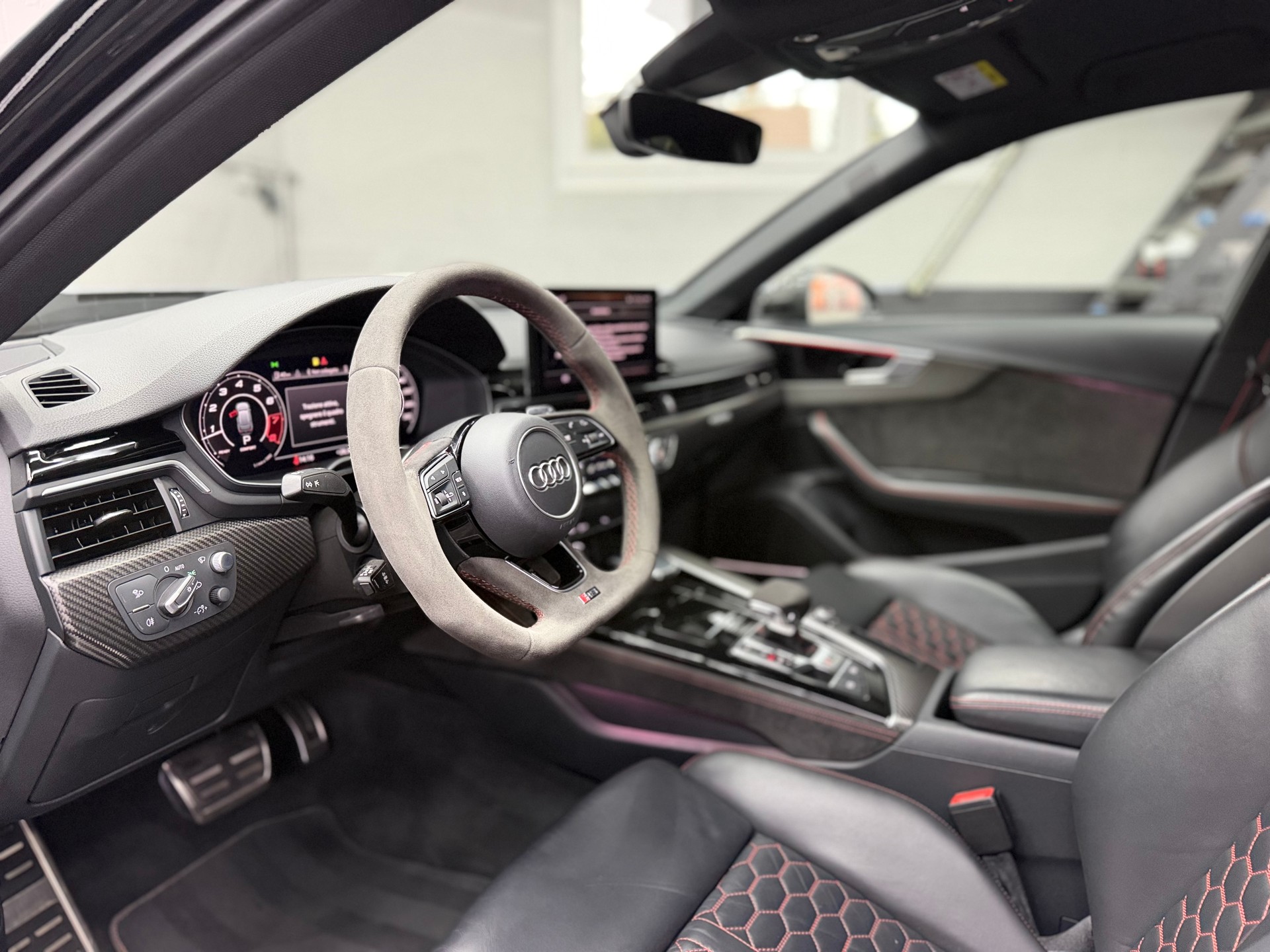 AUDI RS4 Avant quattro | 1. Hand | ACC Tempomat | Head-Up Display | Carbon Interieur&Exterieur | Rückfahrkamera | Bang&Olufsen-image-16