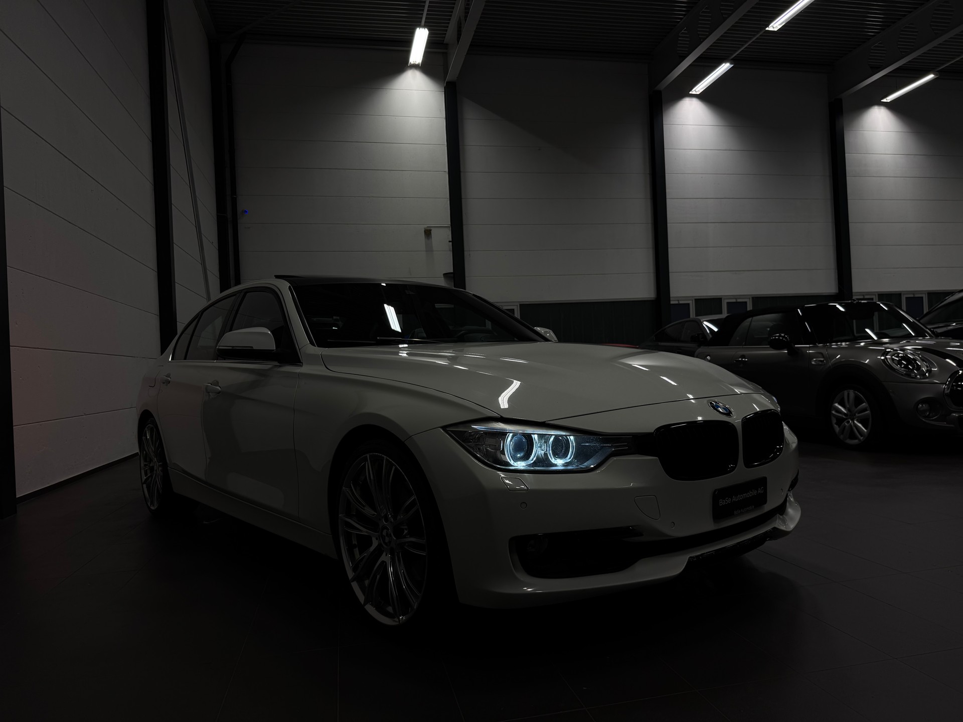 BMW 330d Luxury Line Steptronic-image-7