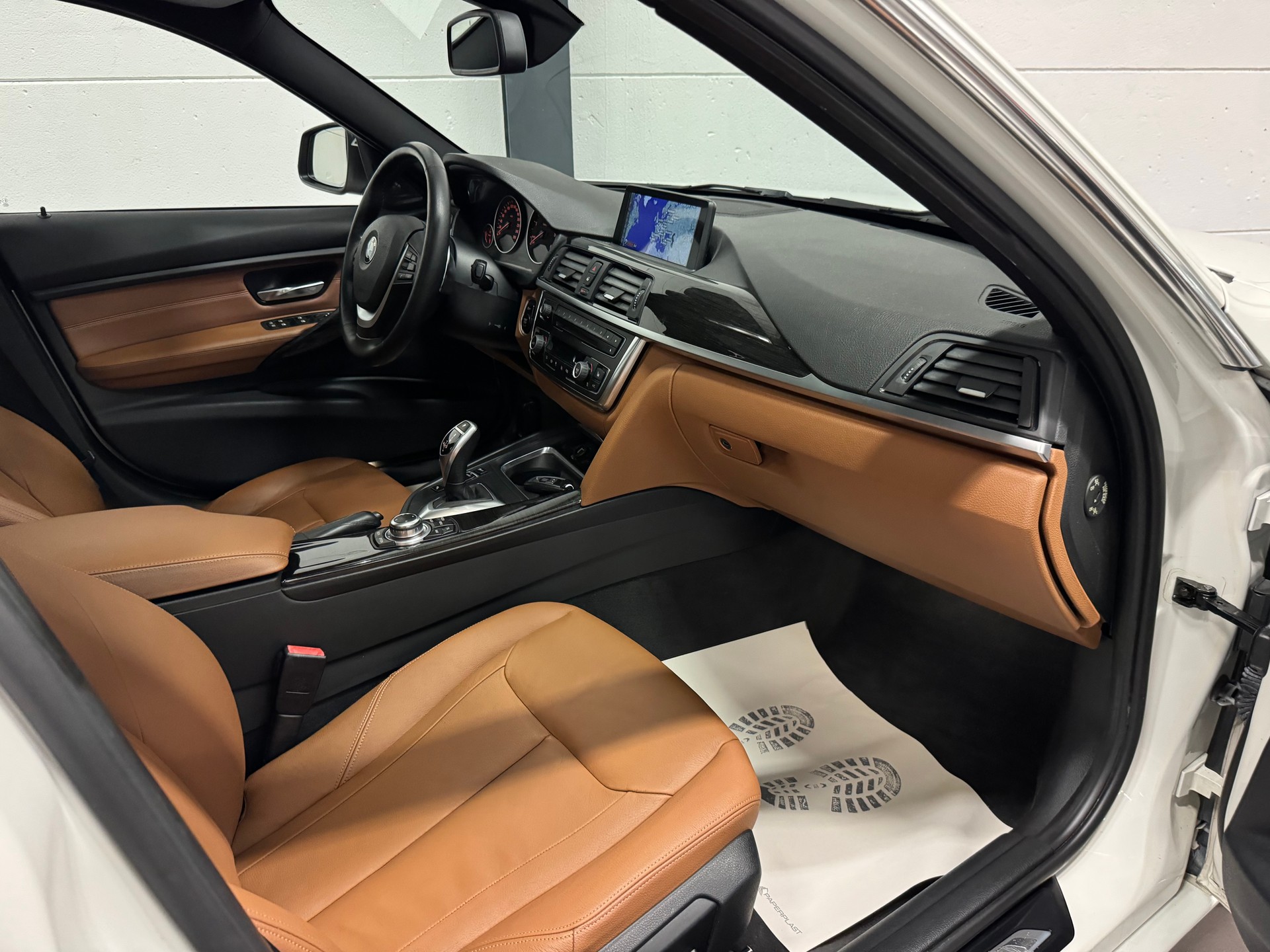 BMW 330d Luxury Line Steptronic-image-19