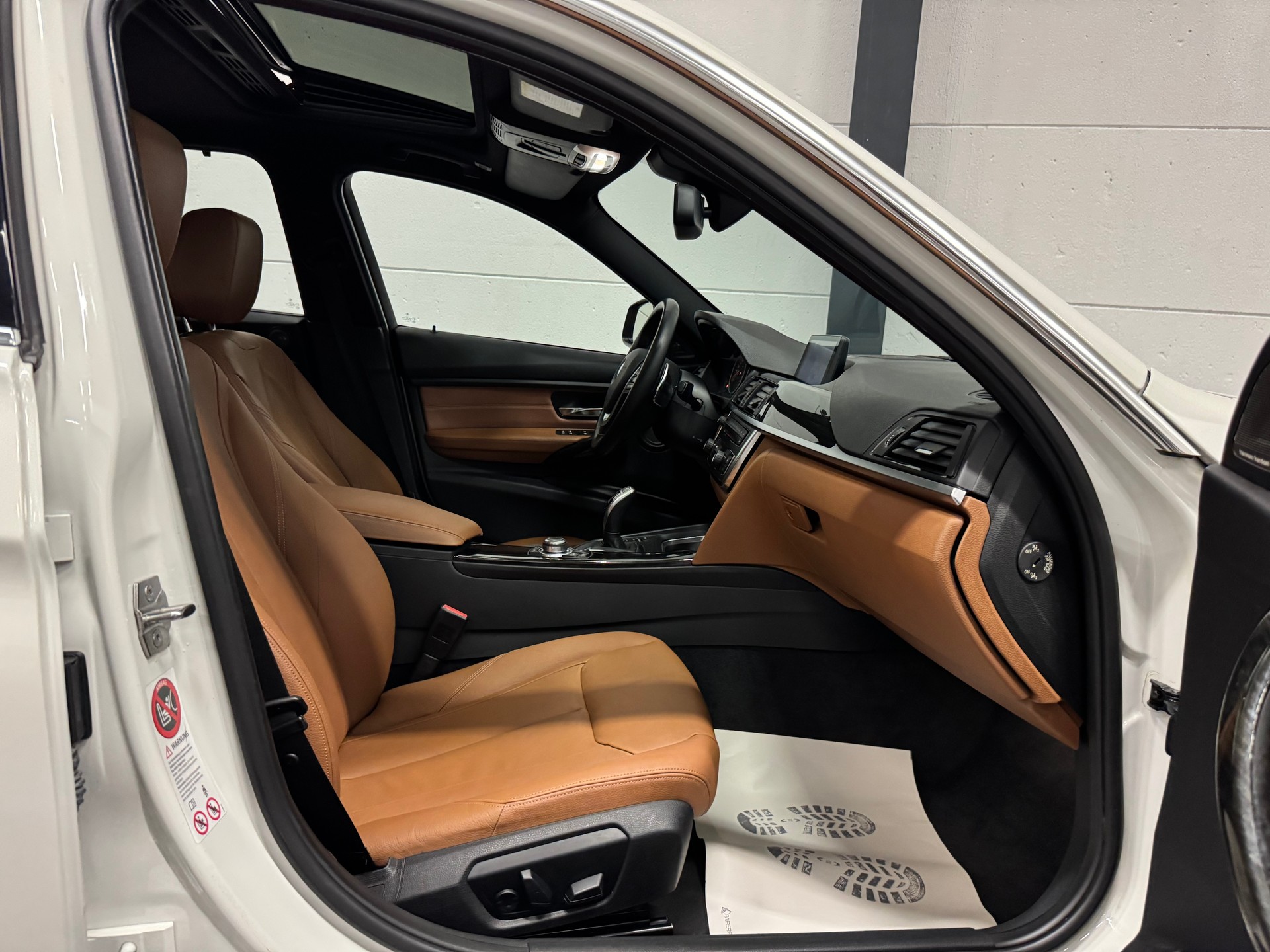 BMW 330d Luxury Line Steptronic-image-20