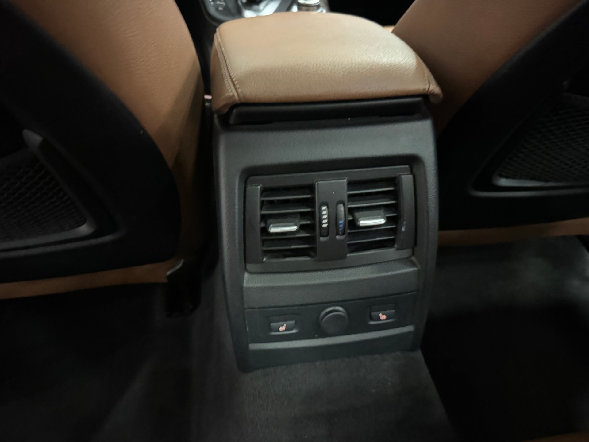 BMW 330d Luxury Line Steptronic-image-27