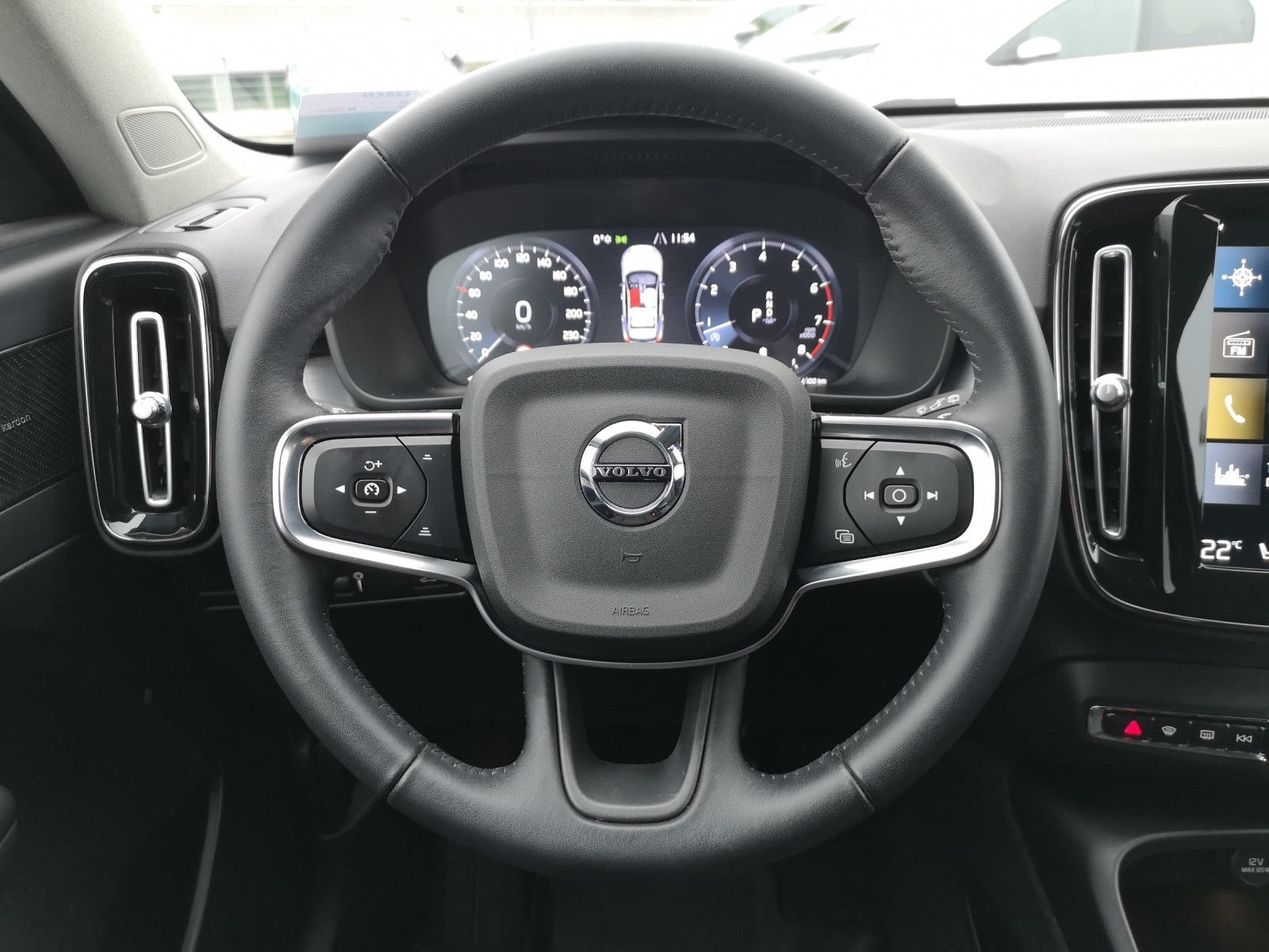 VOLVO XC40 B4 Benzin Mild Hybrid AWD Momentum Geartronic-image-10