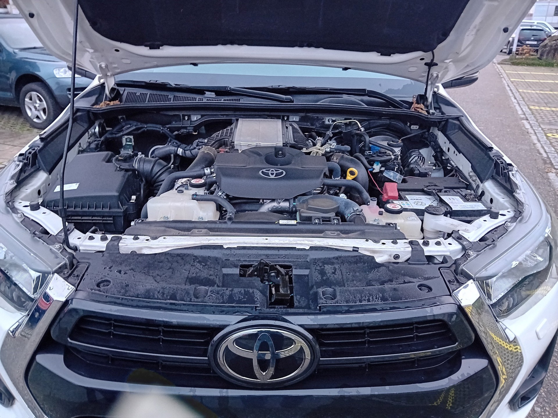 TOYOTA Hilux 2.8D-4D Style Double Cab 4x4 A-image-4