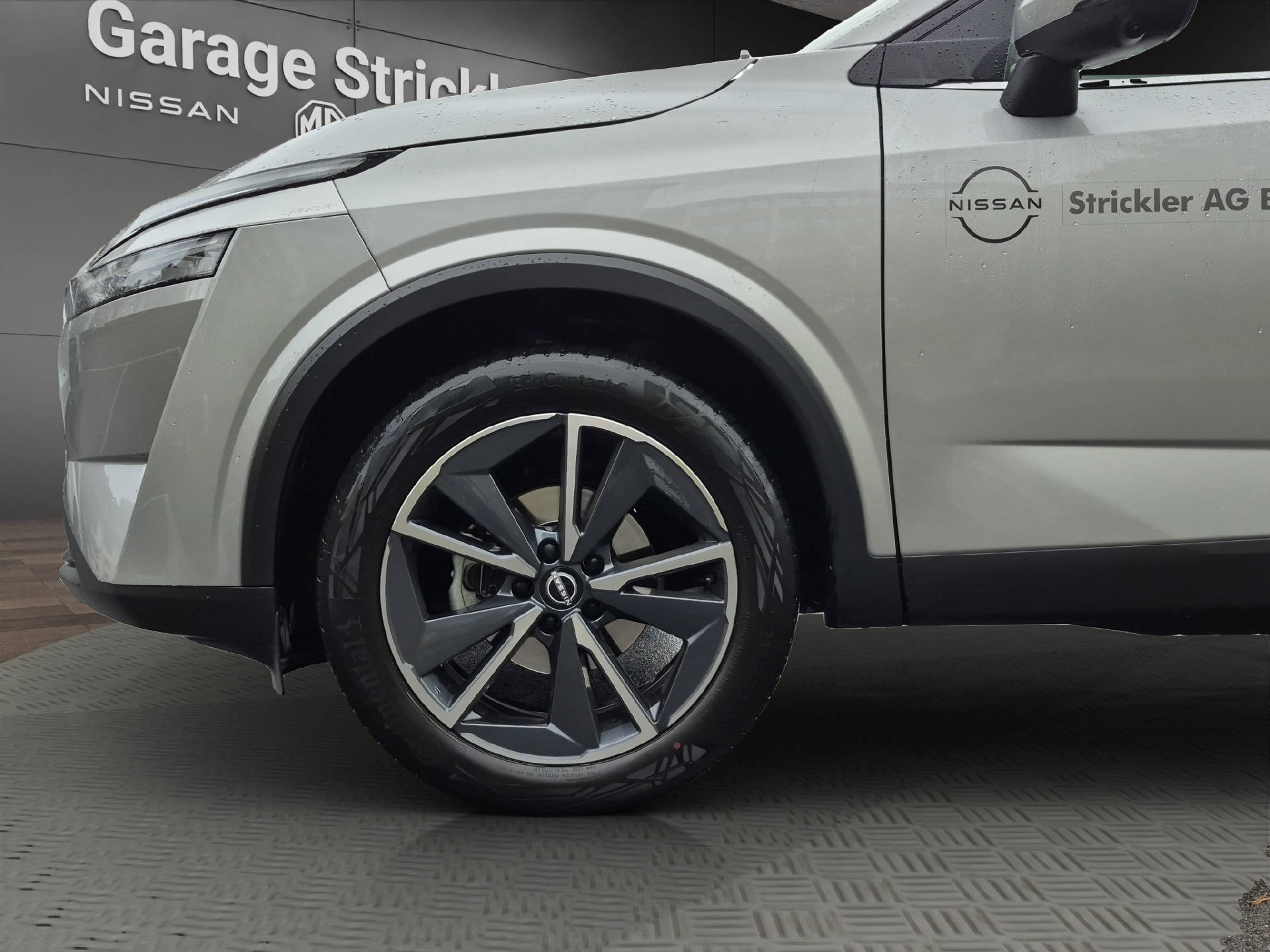 NISSAN Qashqai 1.3 DIG-T Tekna-image-8