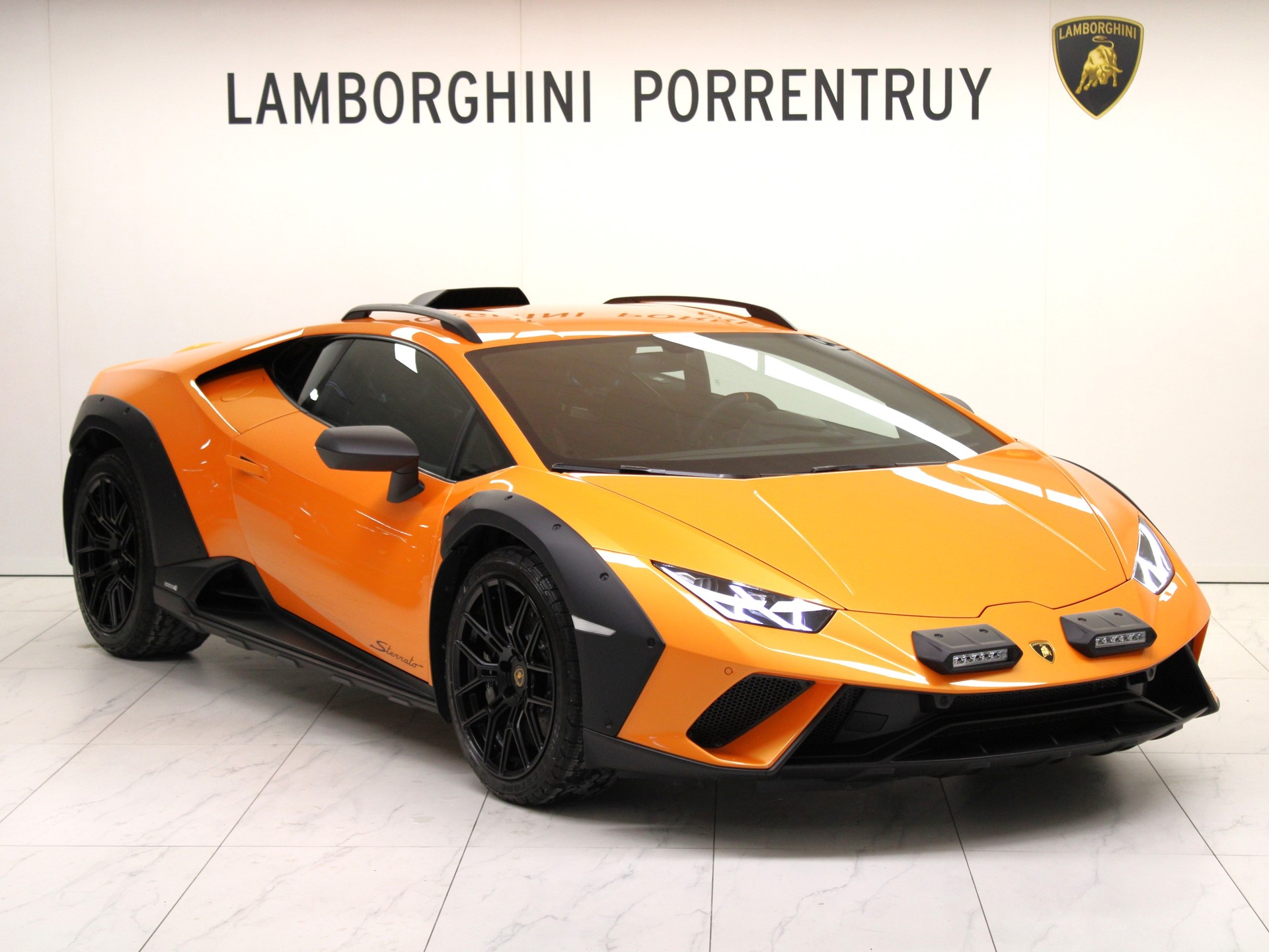 LAMBORGHINI Huracan Sterrato-image-0