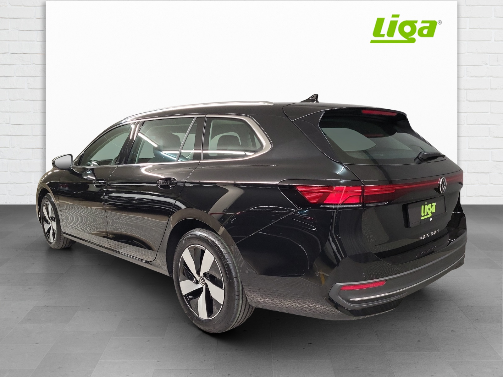 VW Passat Variant 2.0 TDI Business DSG-image-3
